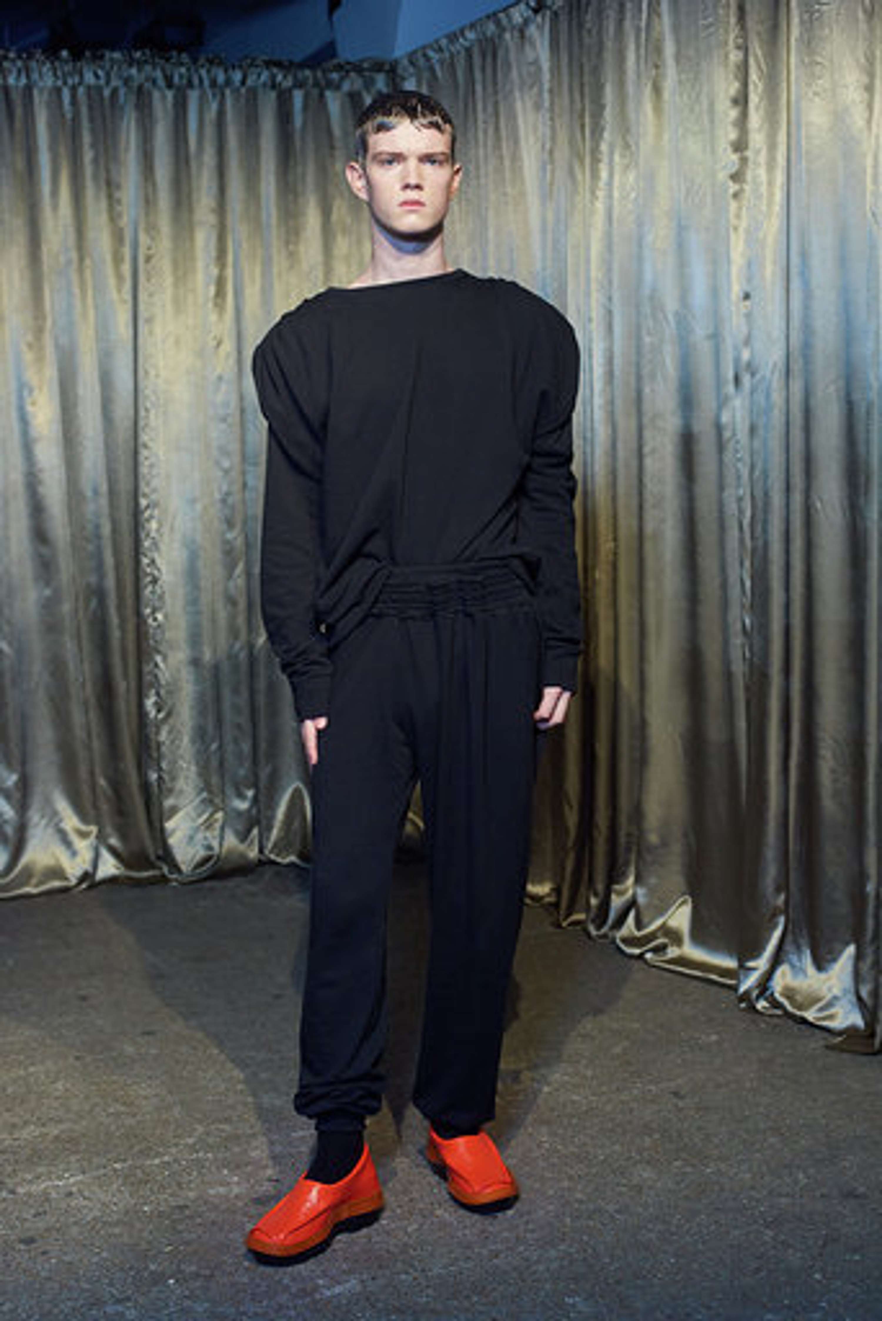 https://sodiumcollective.com/bianca-saunders-lights-up-lfwm/ by Brian James