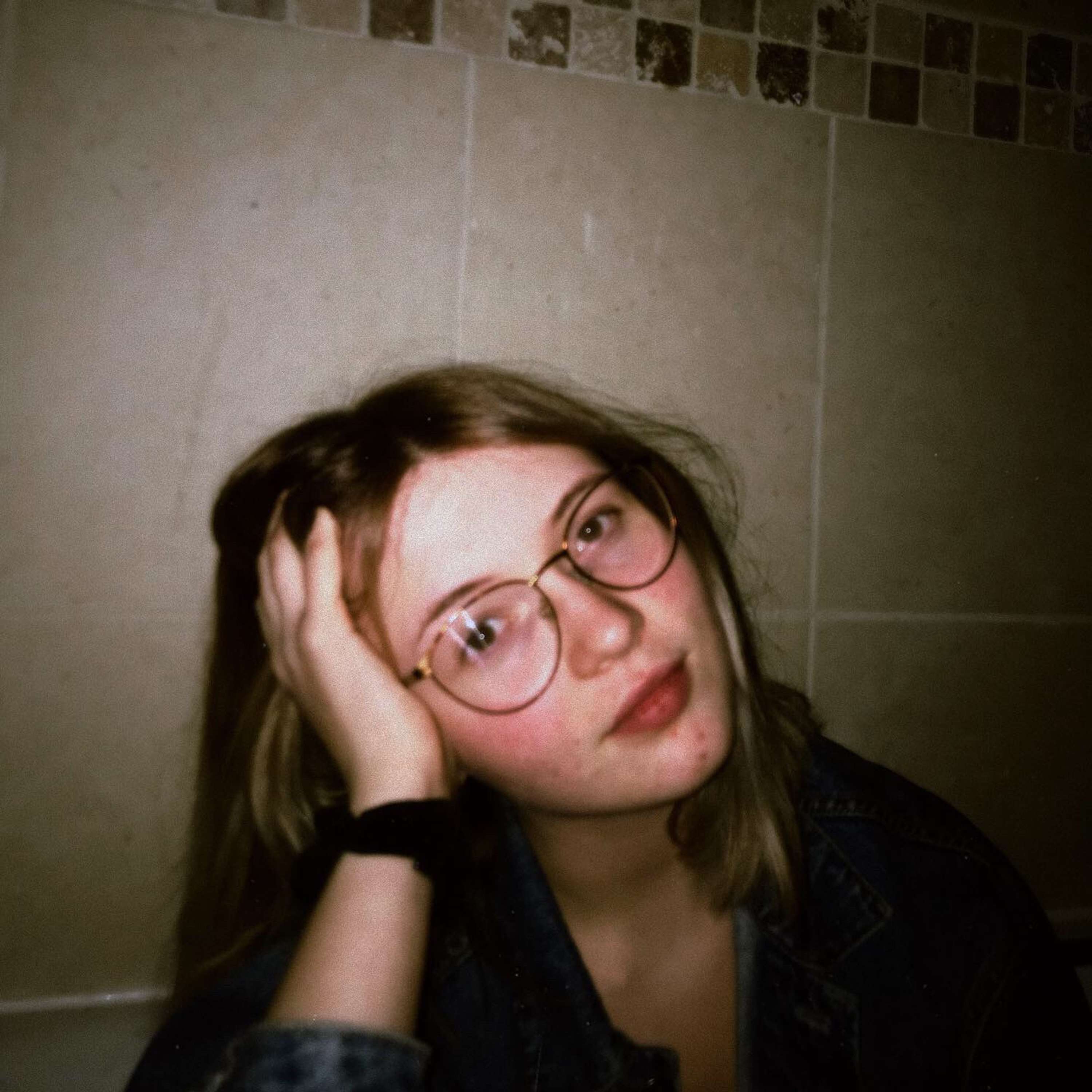 Model Profolio by Molly Macaskill