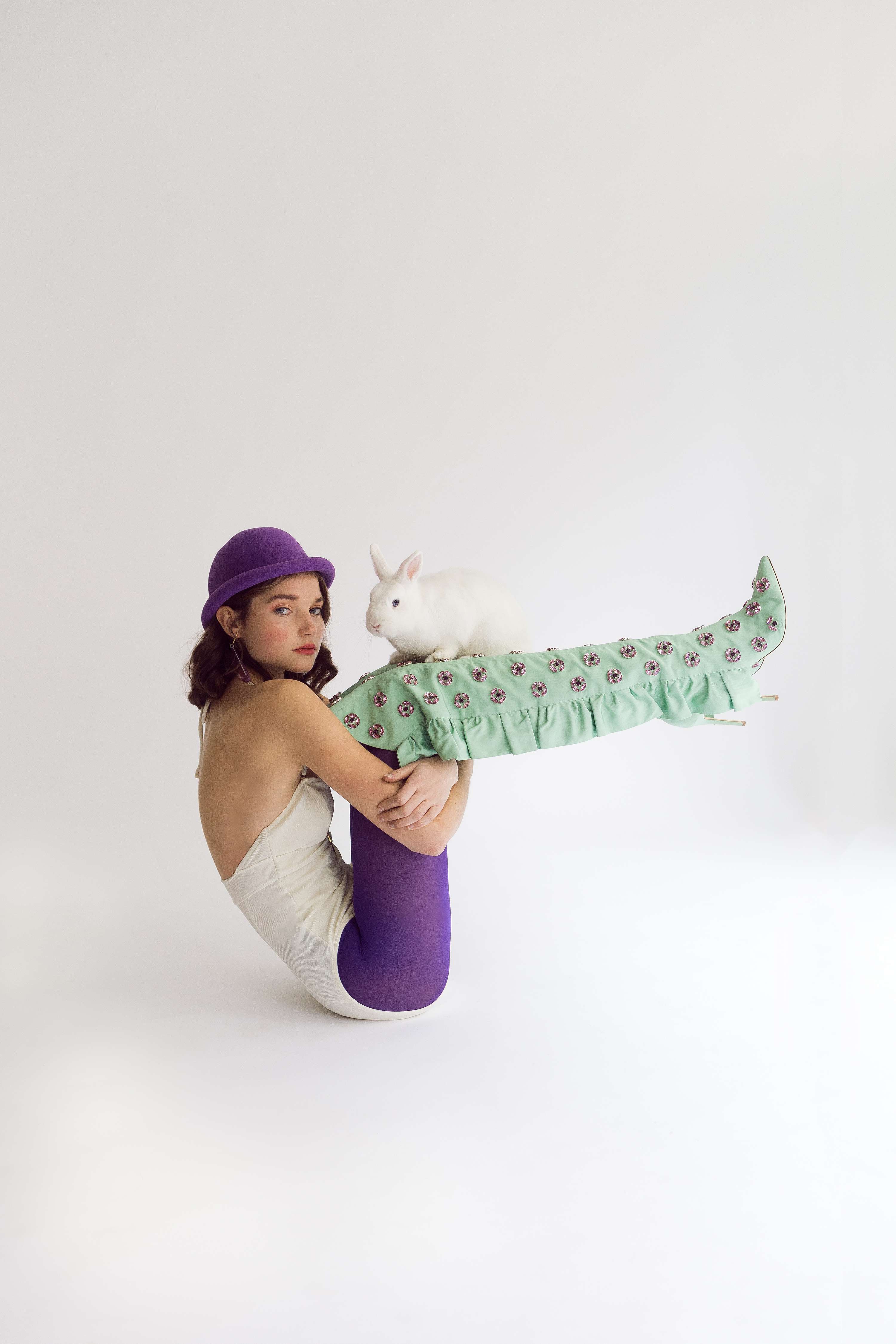 Too grown up to be alice by Isabel Domenech