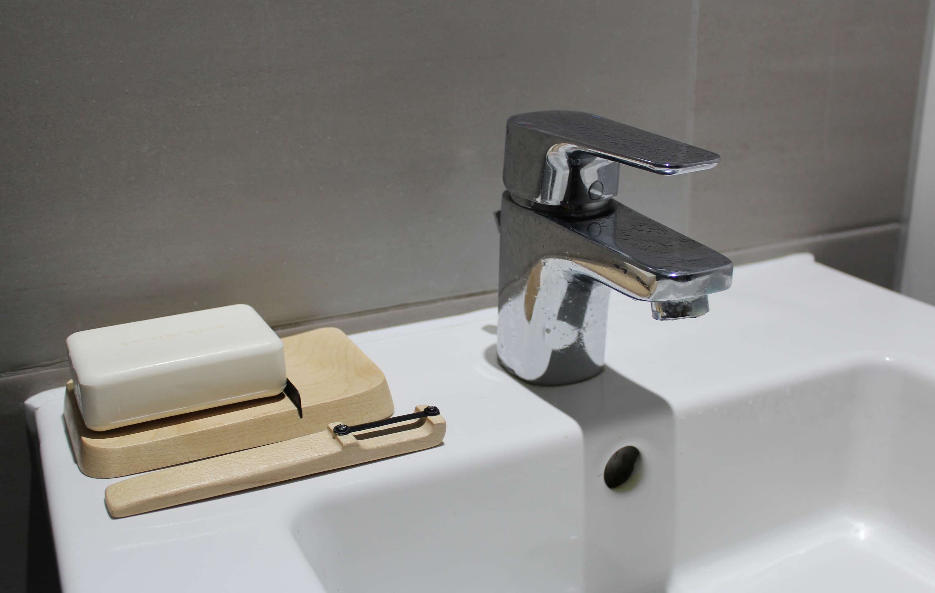 Perluo Soap Tray by Emma Jones