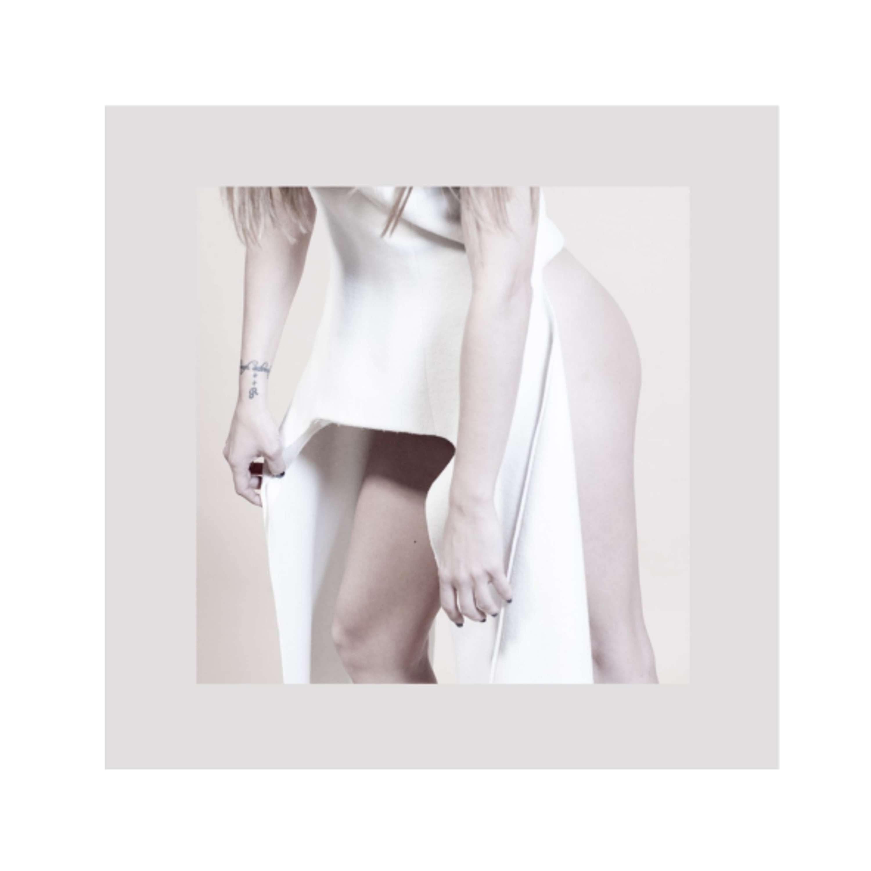 Wiip Curated Showcase - Roberta Schmidt by Laura Richardson
