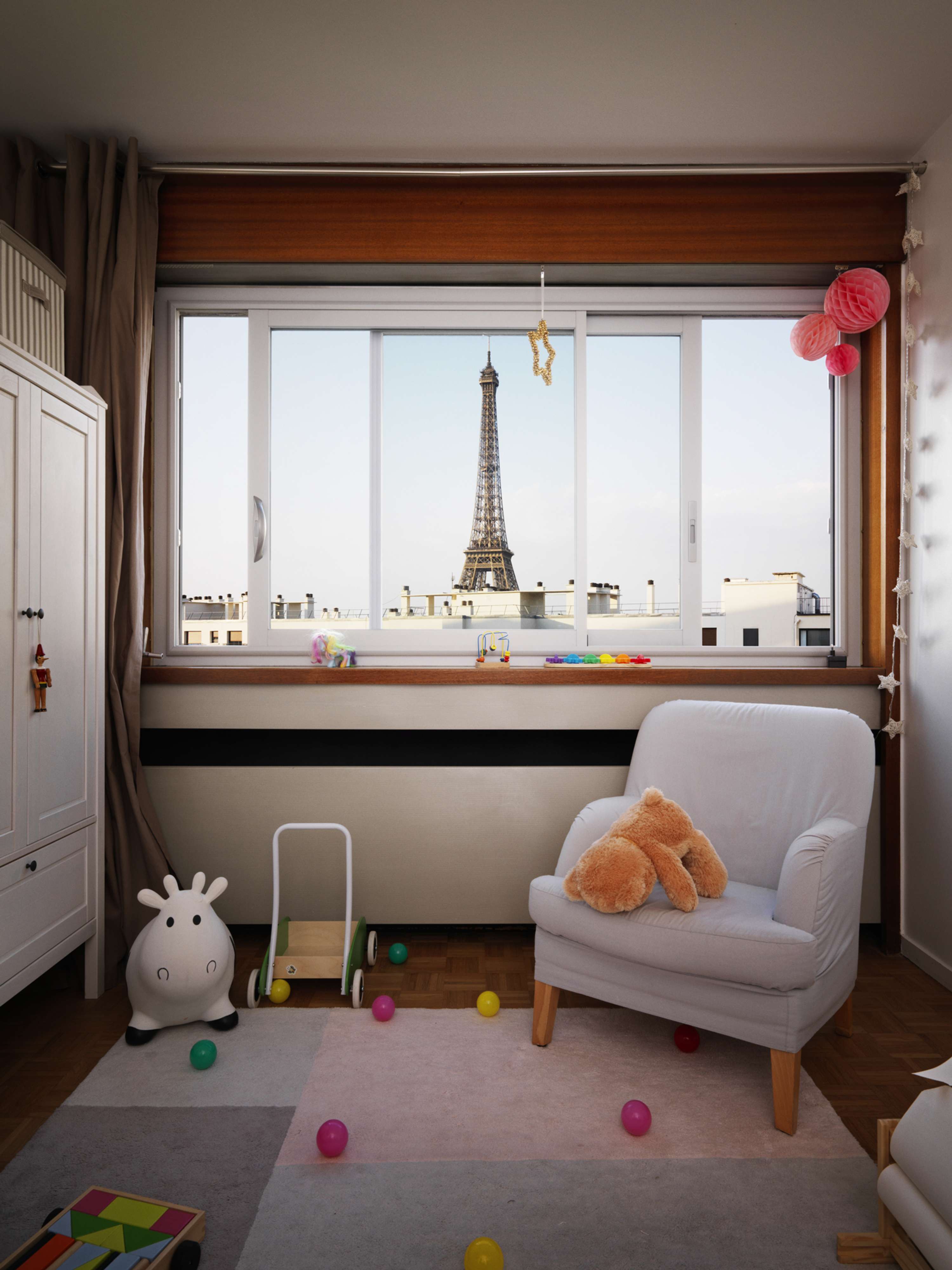 Tour Eiffel by jasper white