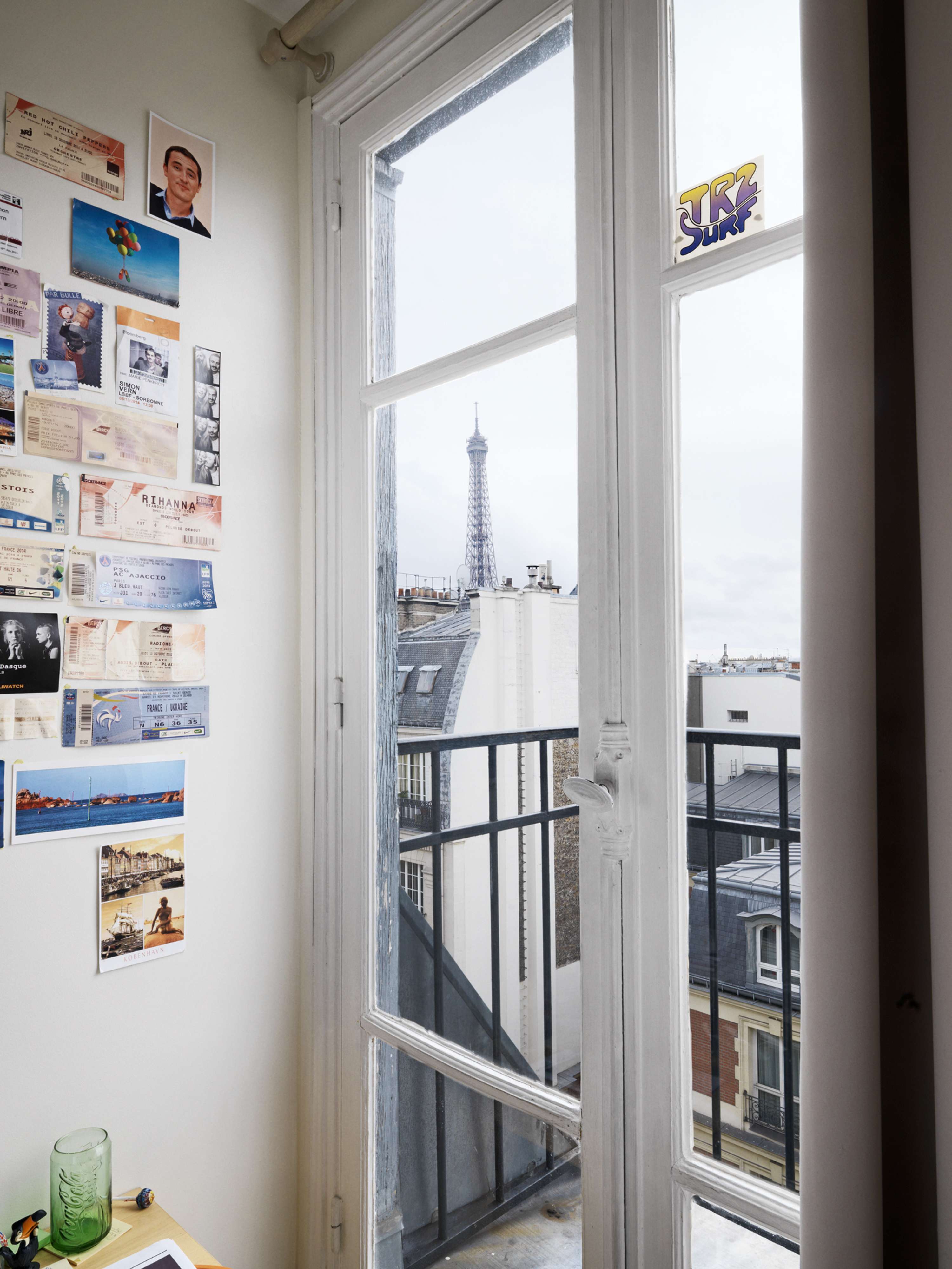 Tour Eiffel by jasper white