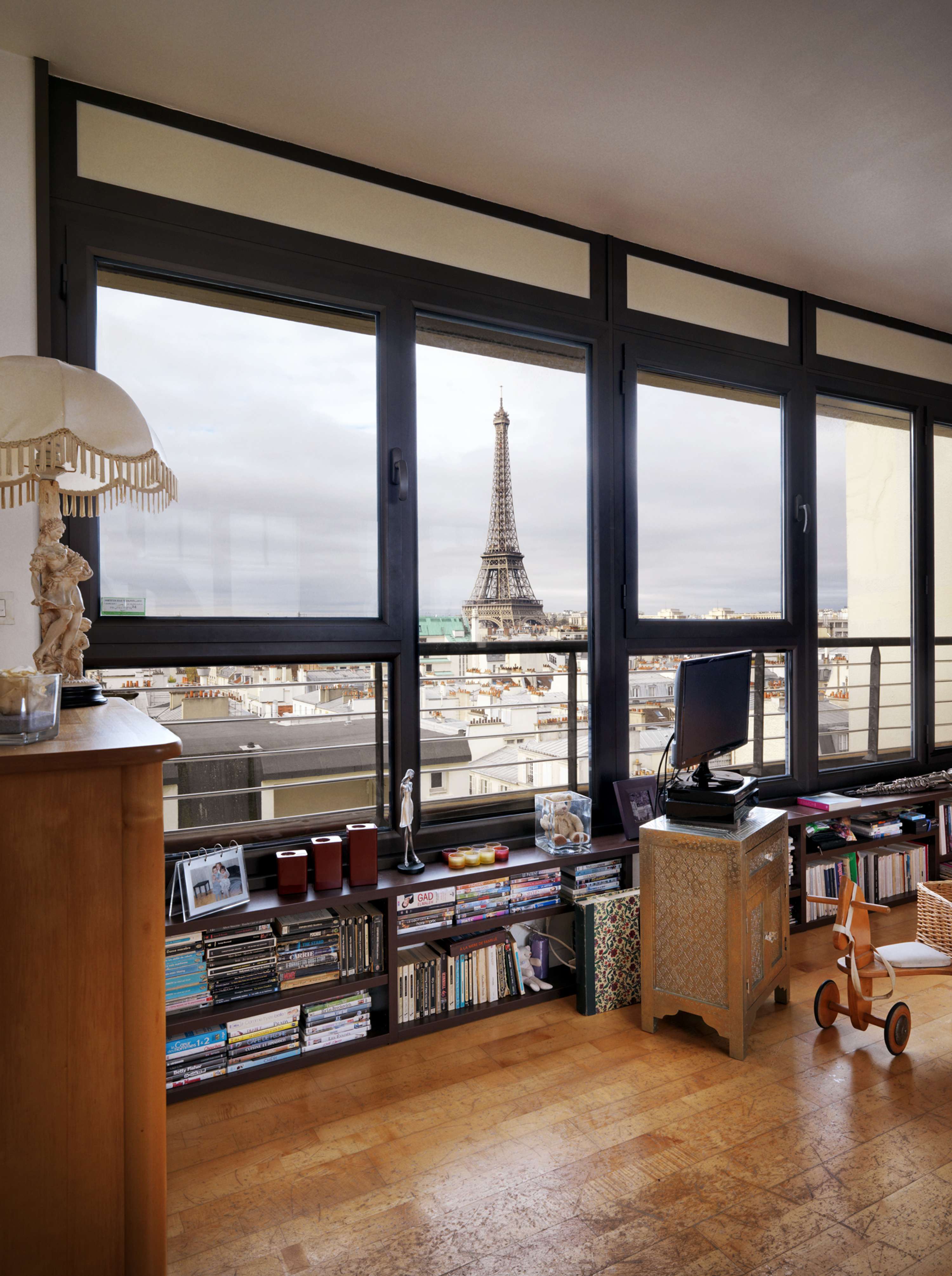 Tour Eiffel by jasper white