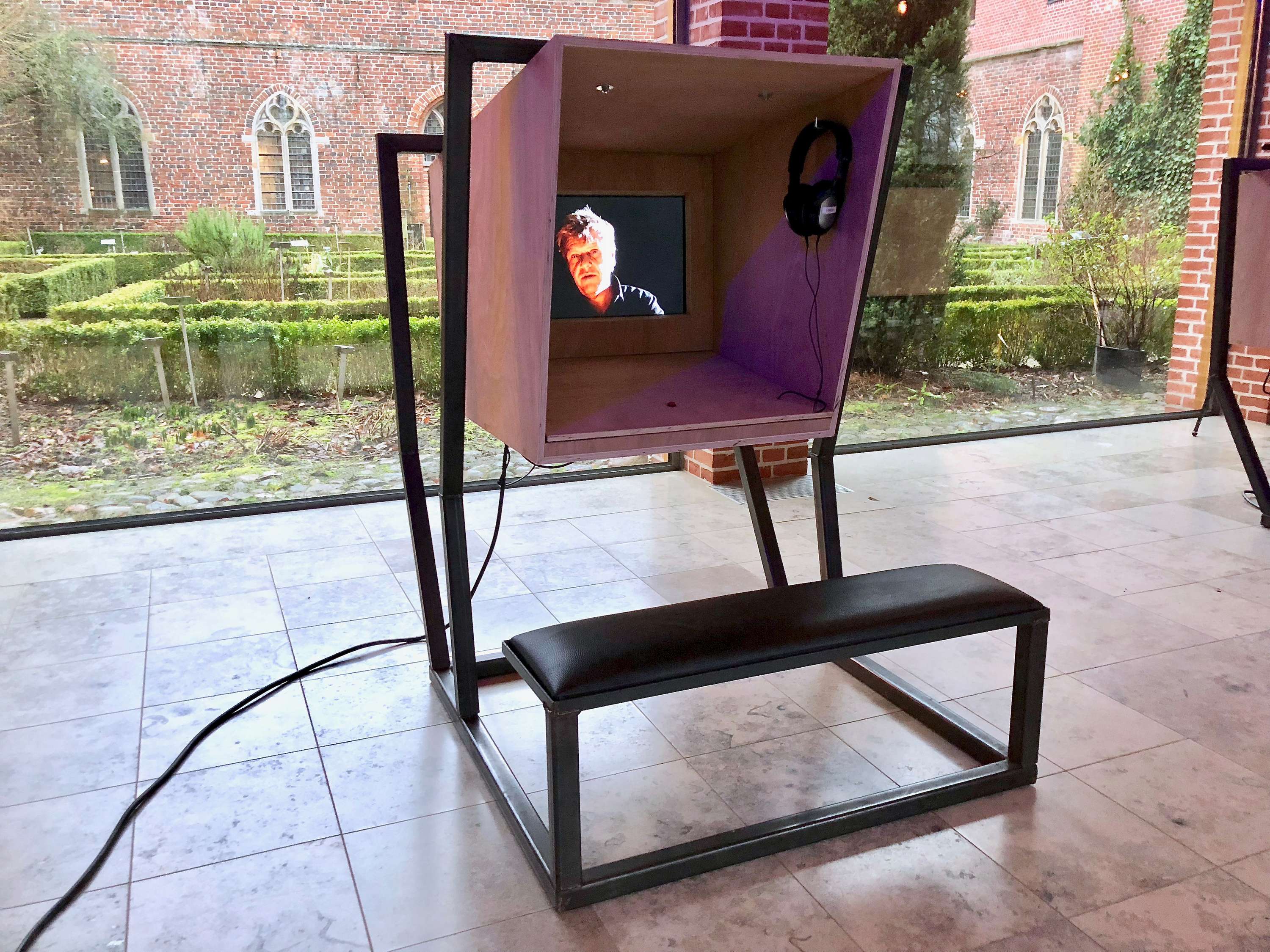 Spinbarg Storytelling installation by Peter Musschenga