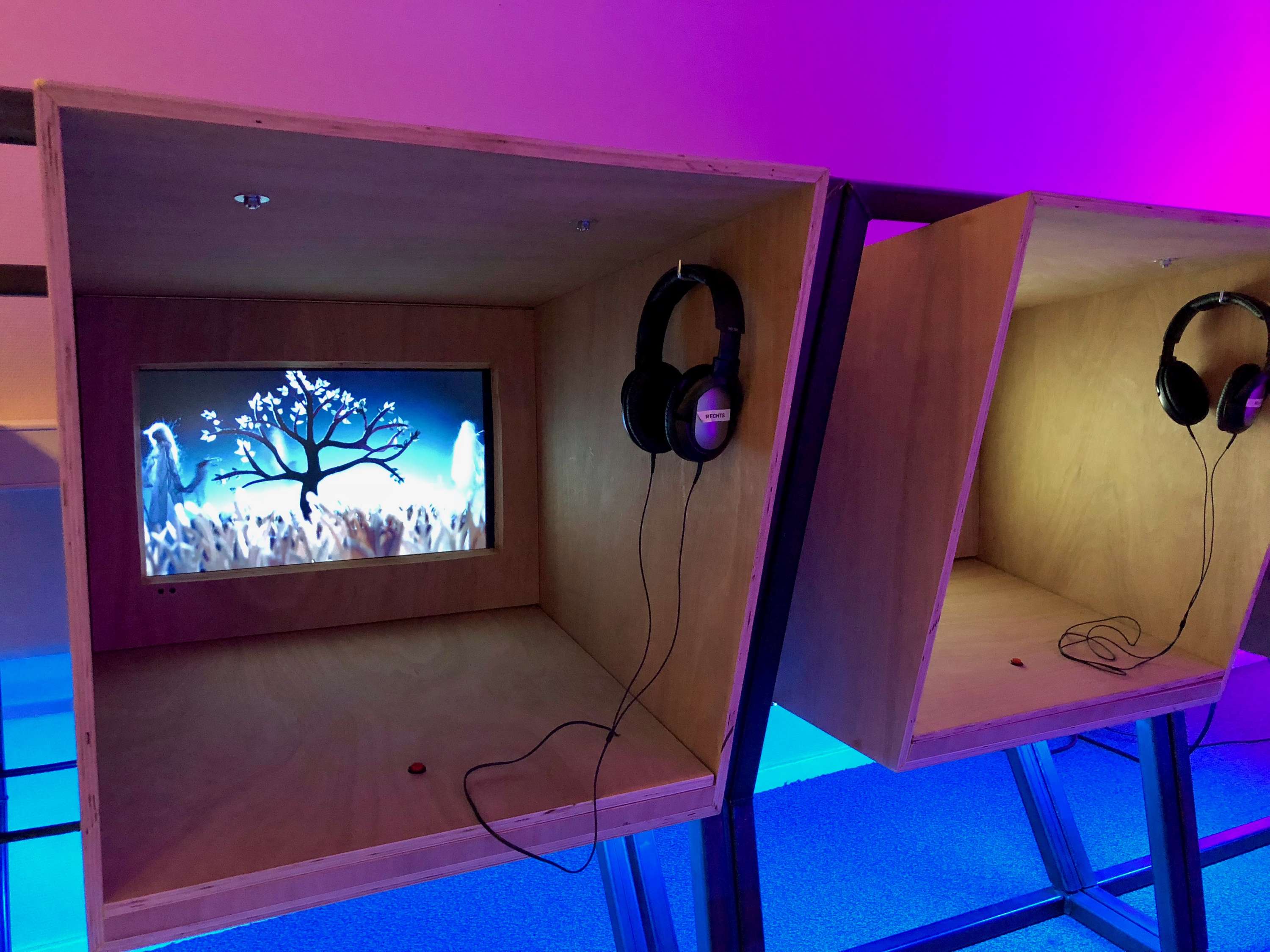 Spinbarg Storytelling installation by Peter Musschenga