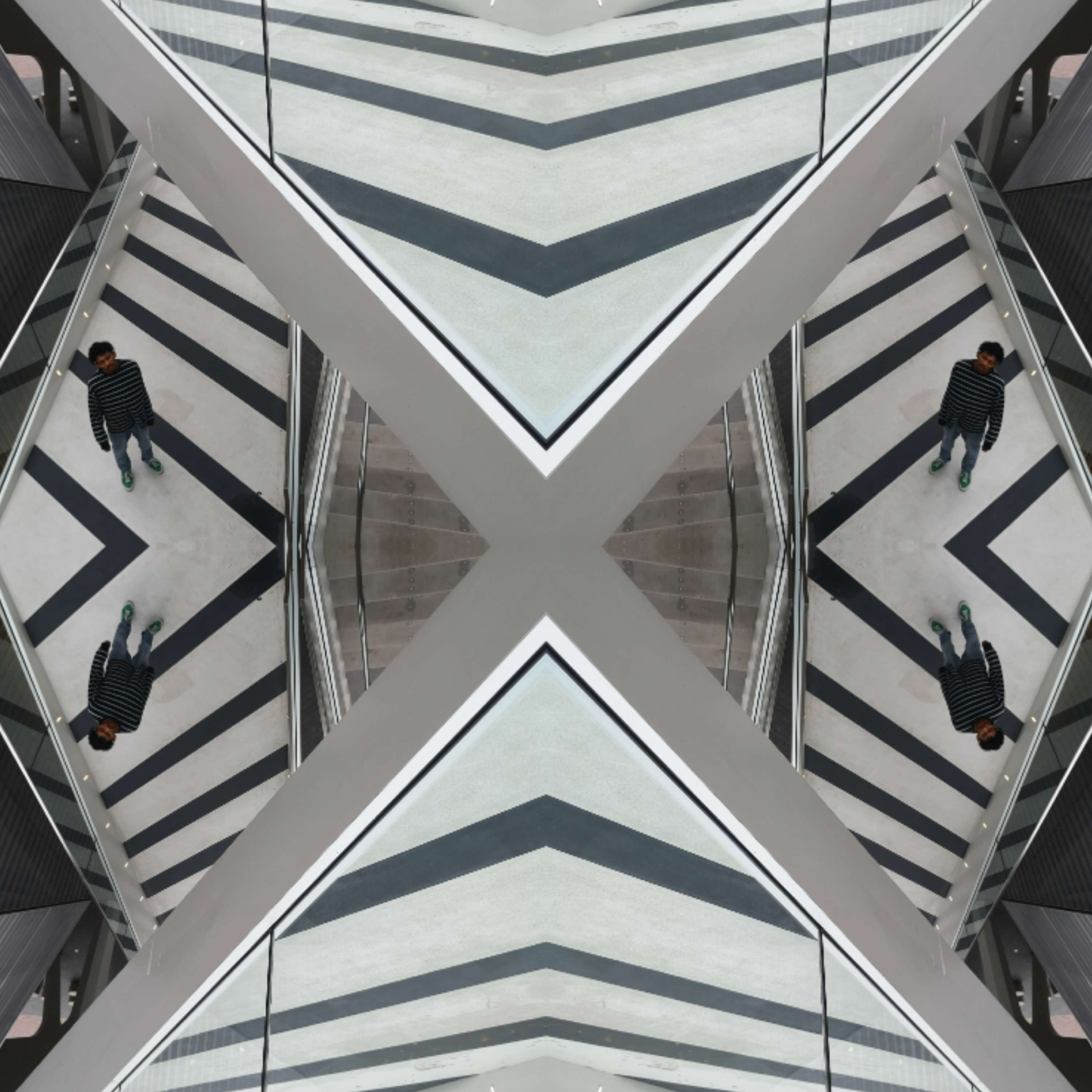 USEYESEE "TRACKS" by Chiara Romualdi