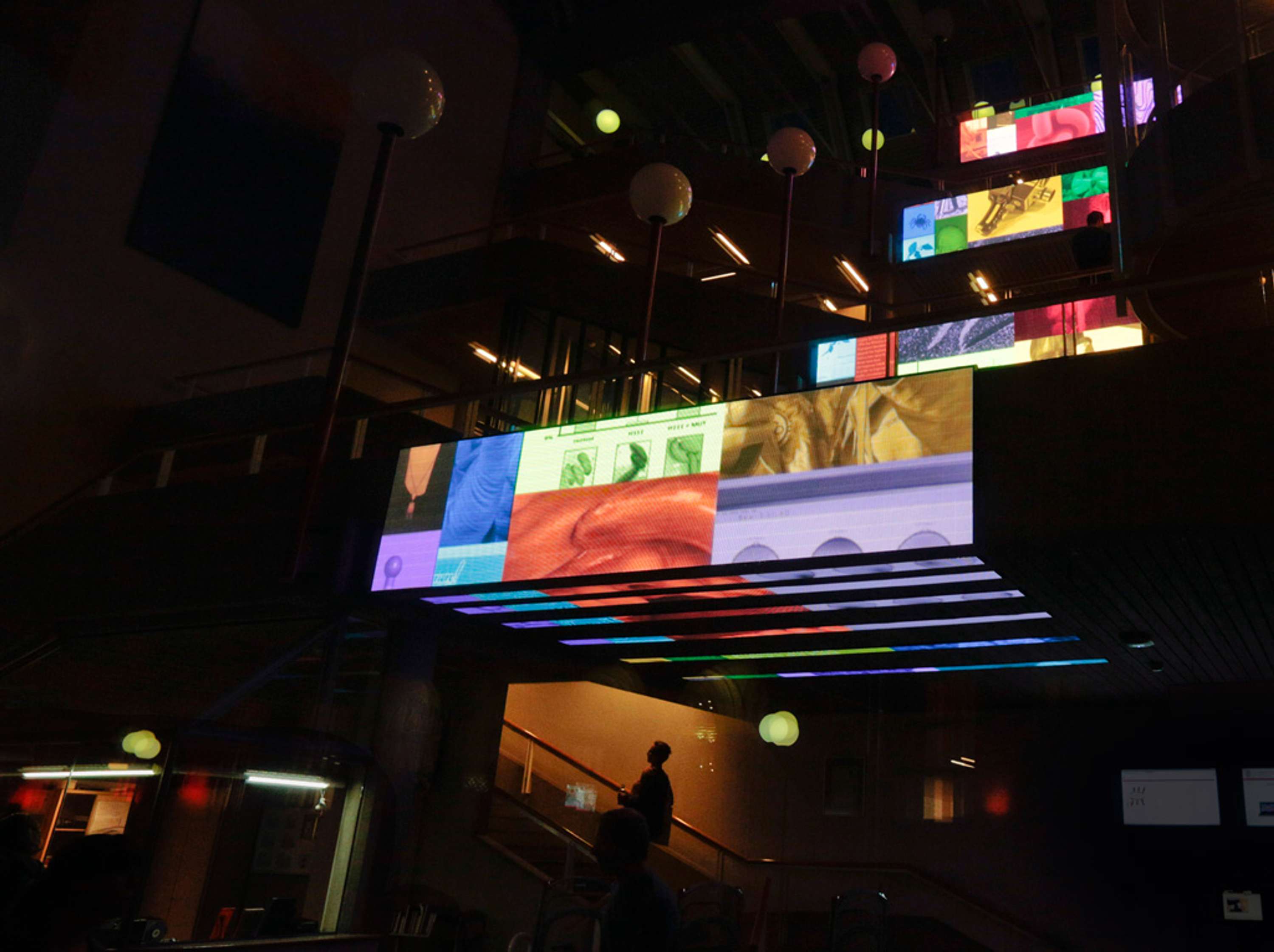 SHA_RE Light art grid by Peter Musschenga
