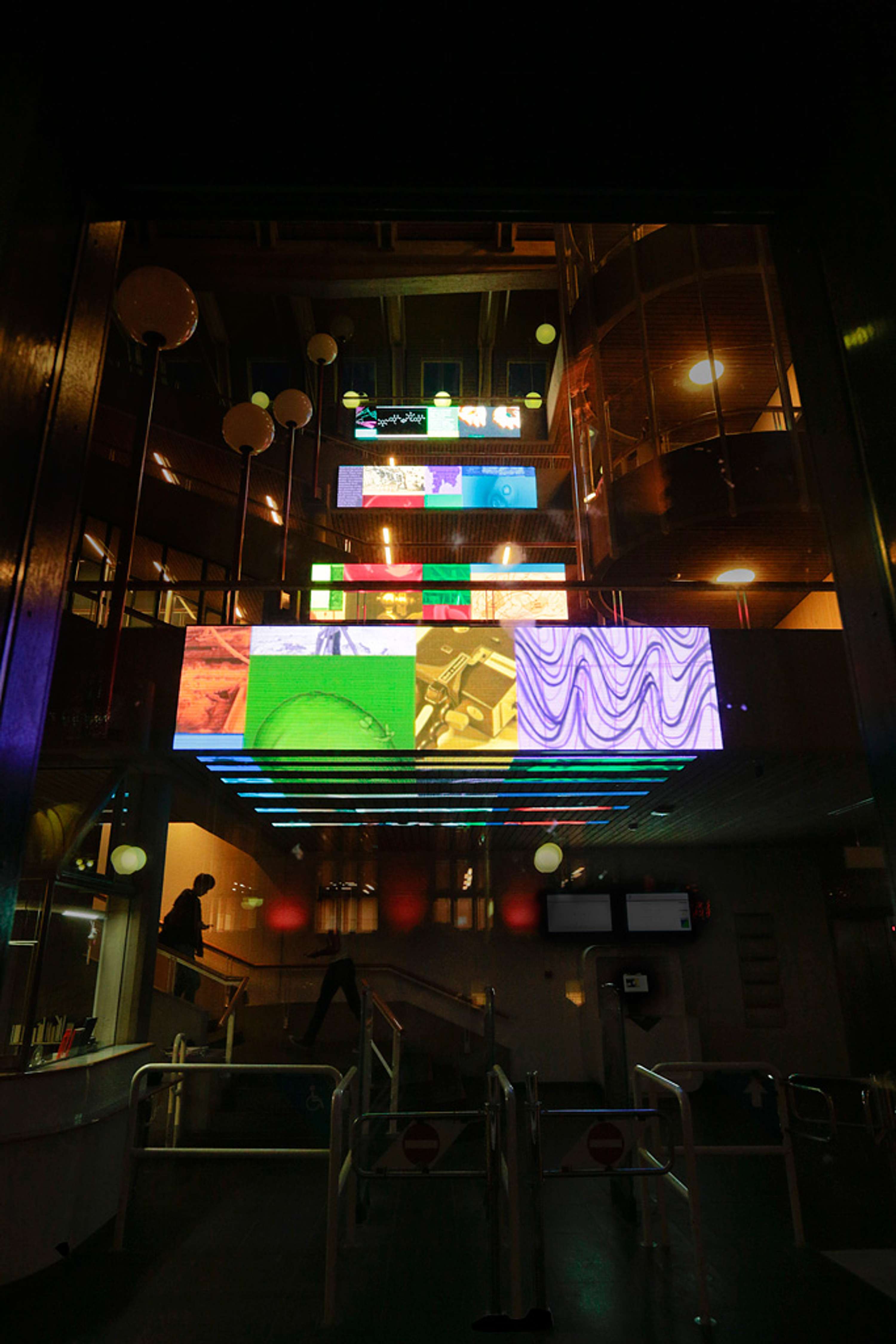 SHA_RE Light art grid by Peter Musschenga