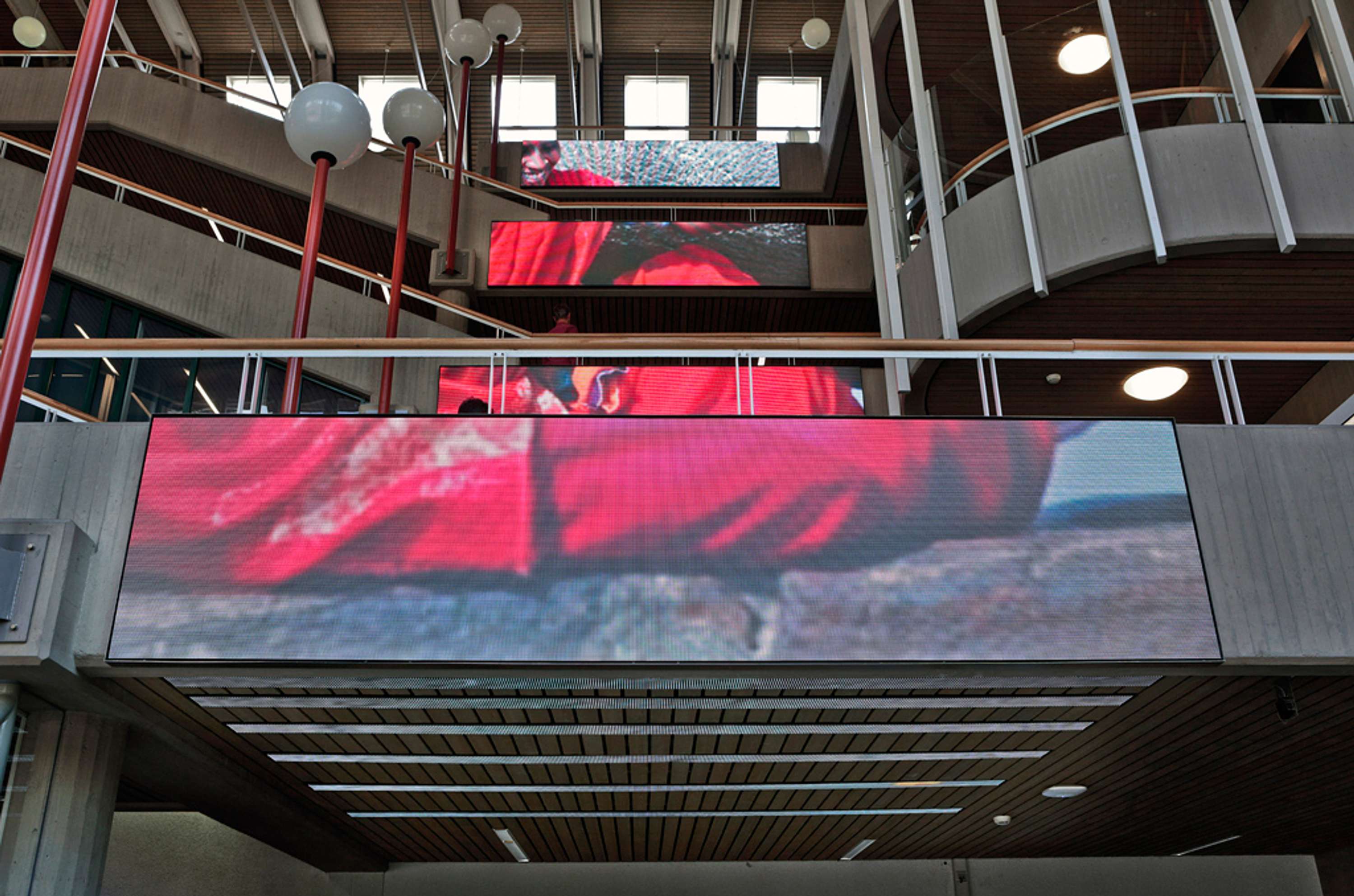 SHA_RE Light art grid by Peter Musschenga
