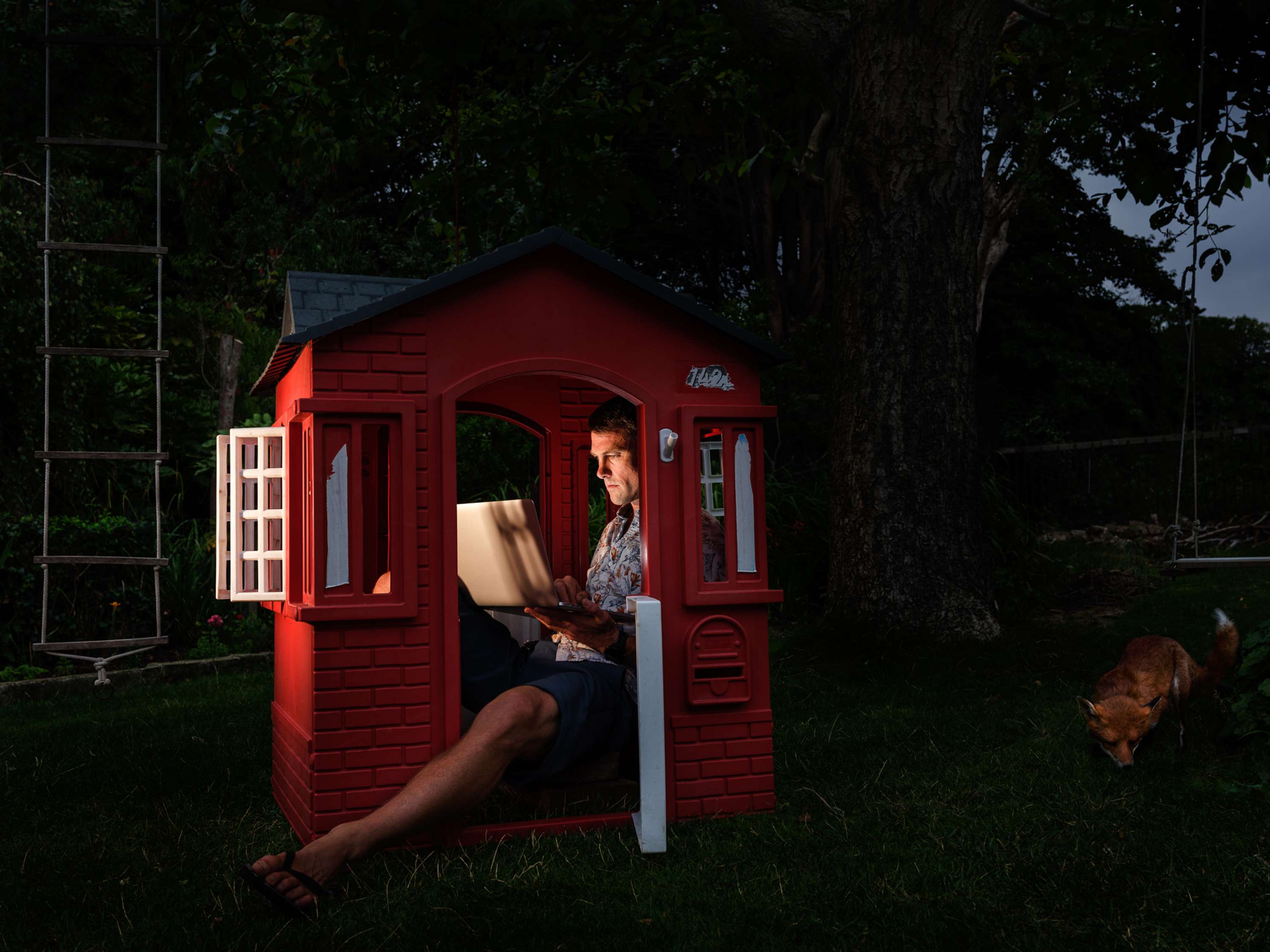 Flexible Work Space by Igor Emmerich