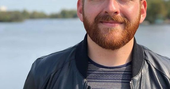 Elliott Reeves-Giblin Freelance writer/Voice Actor | The Dots