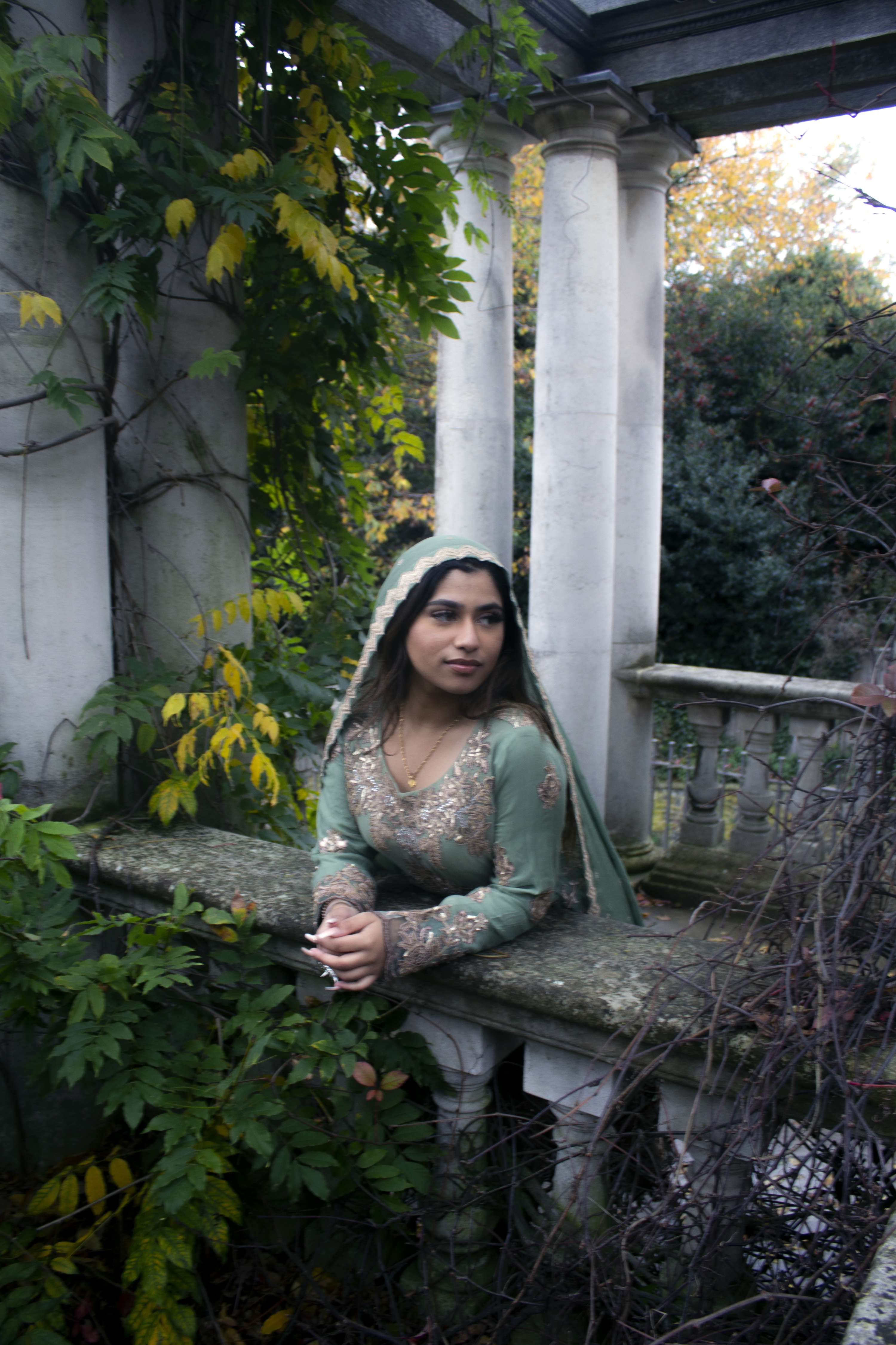 मैं यहाँ by Rohima Celine