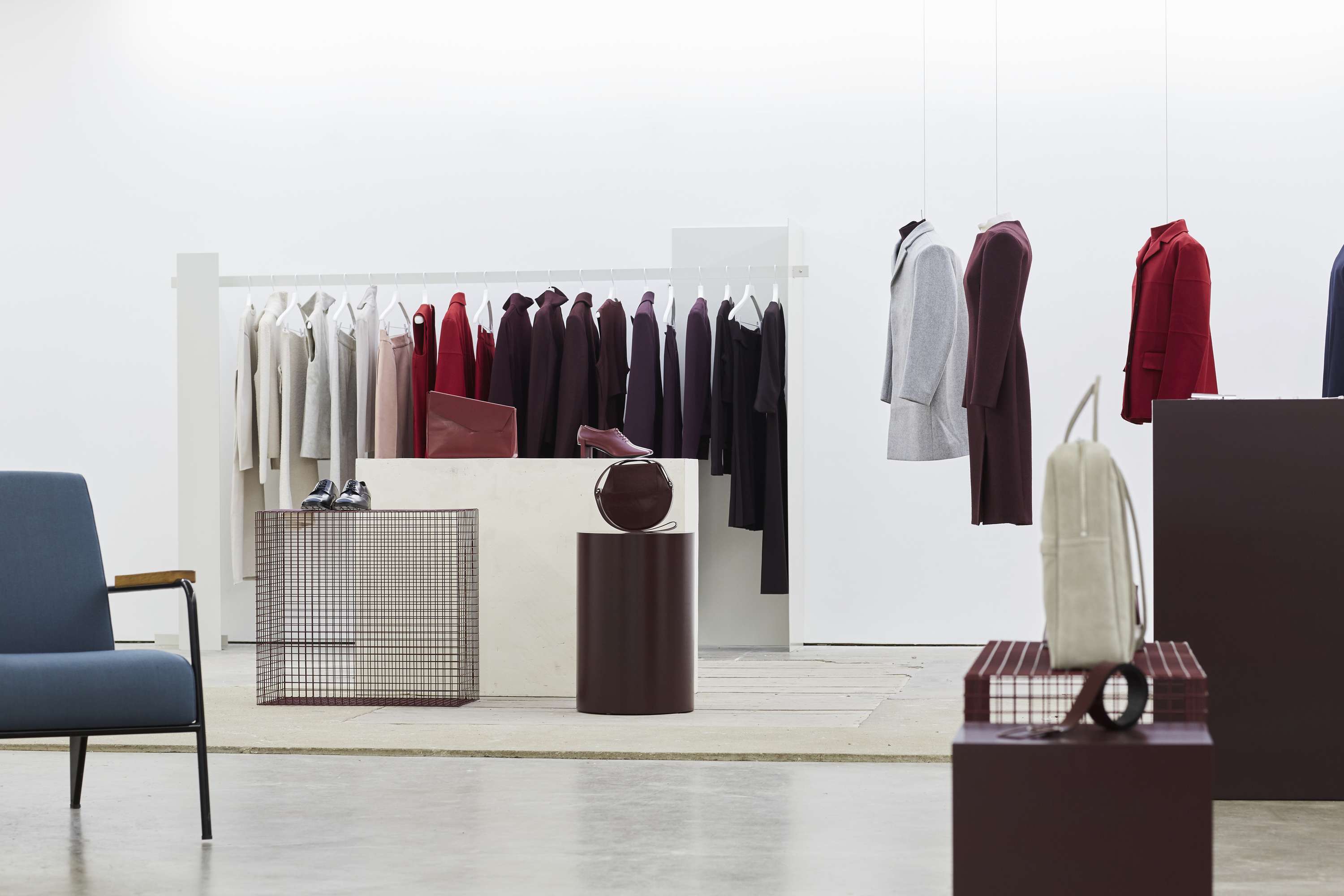 Spatial Design for COS AW/17 by Hannah Jordan