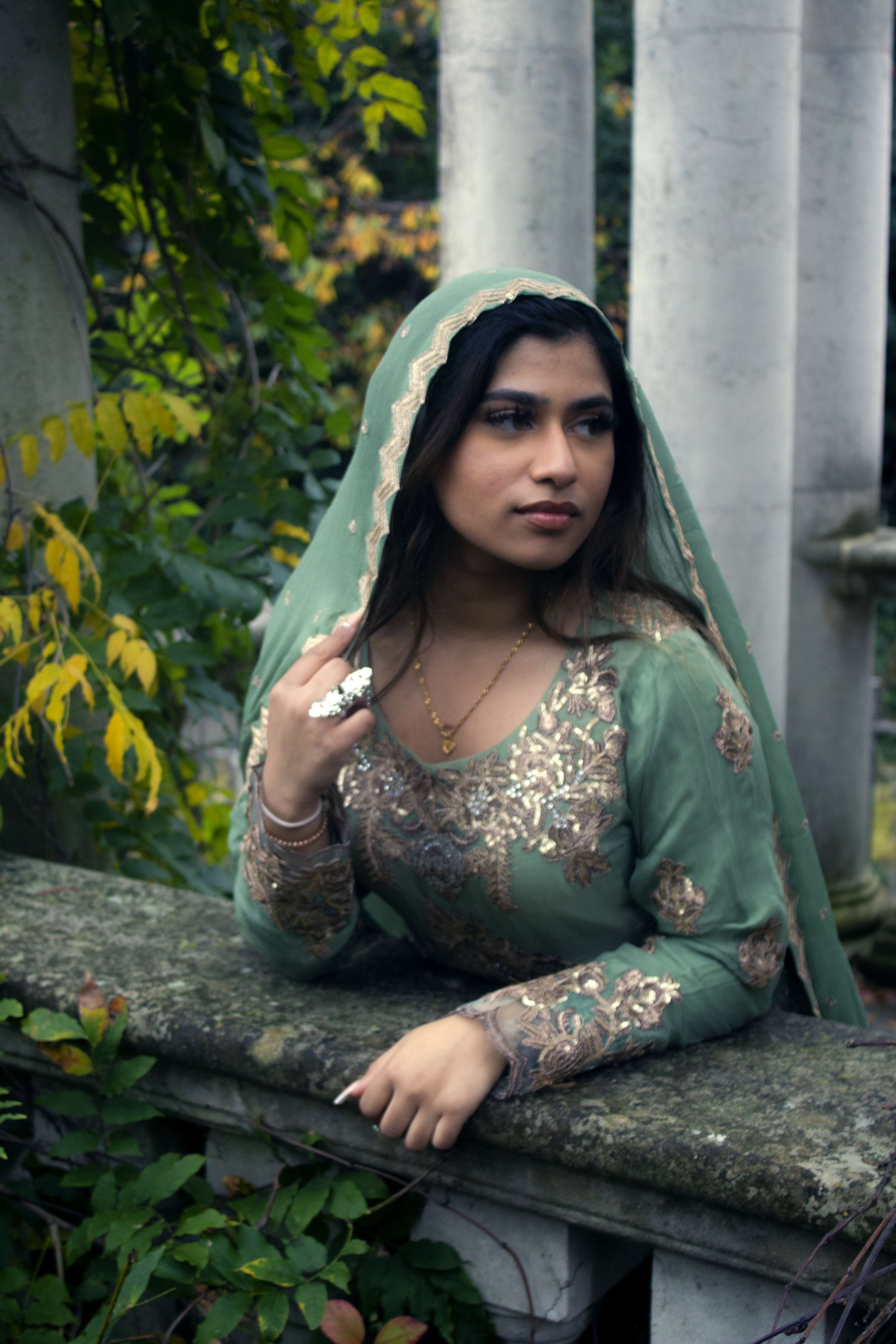 मैं यहाँ by Rohima Celine