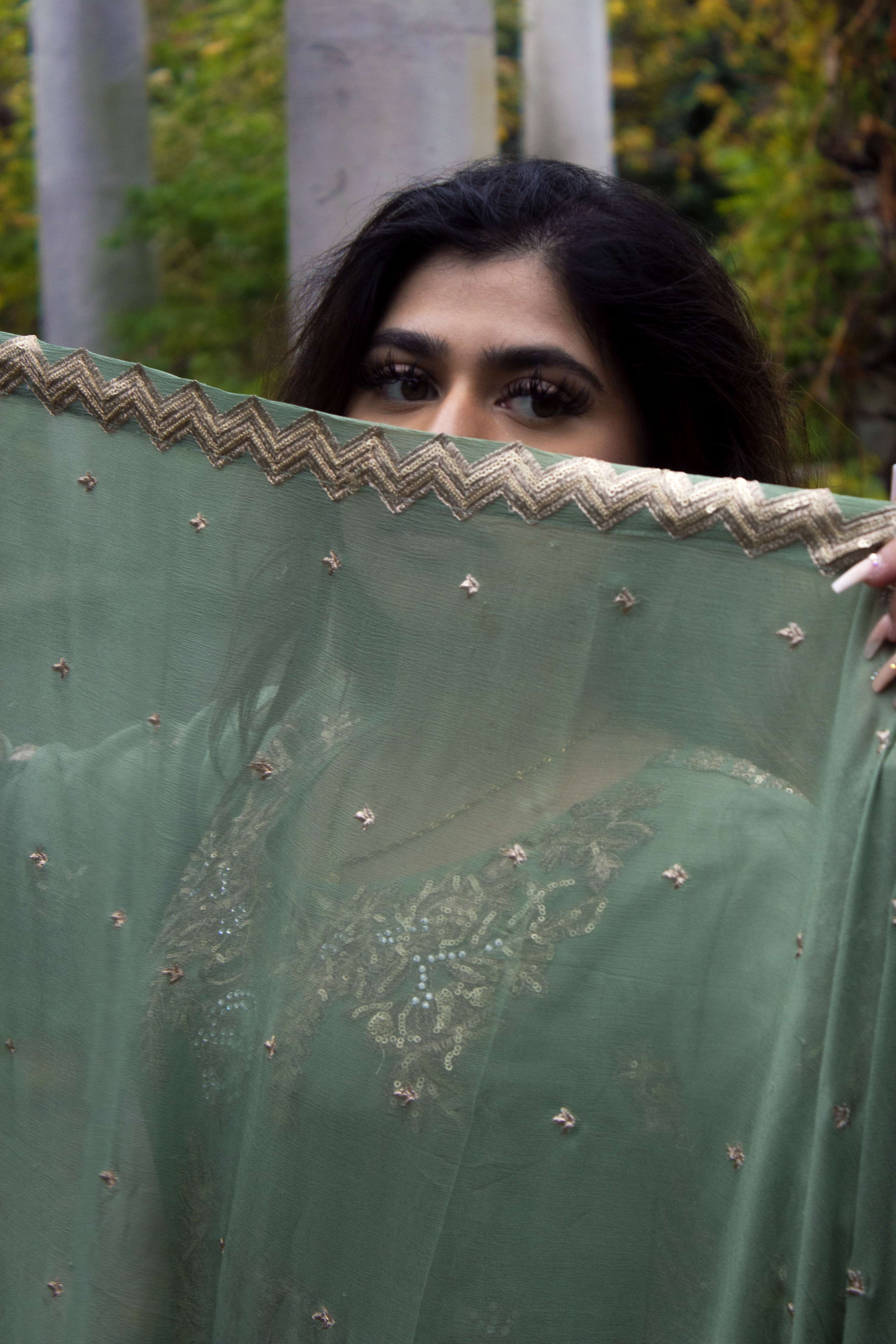 मैं यहाँ by Rohima Celine