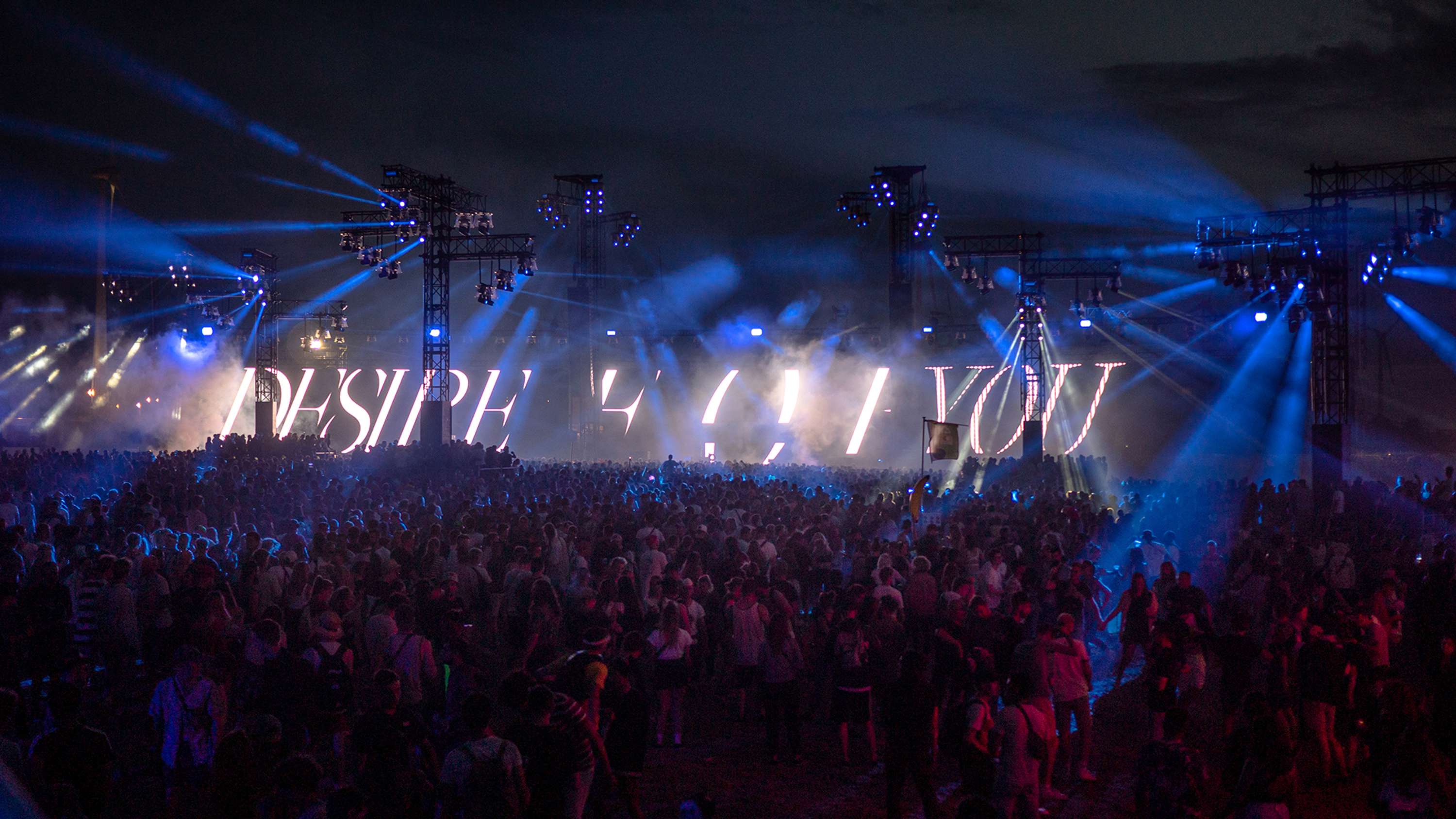 Dour Festival by malo lacroix