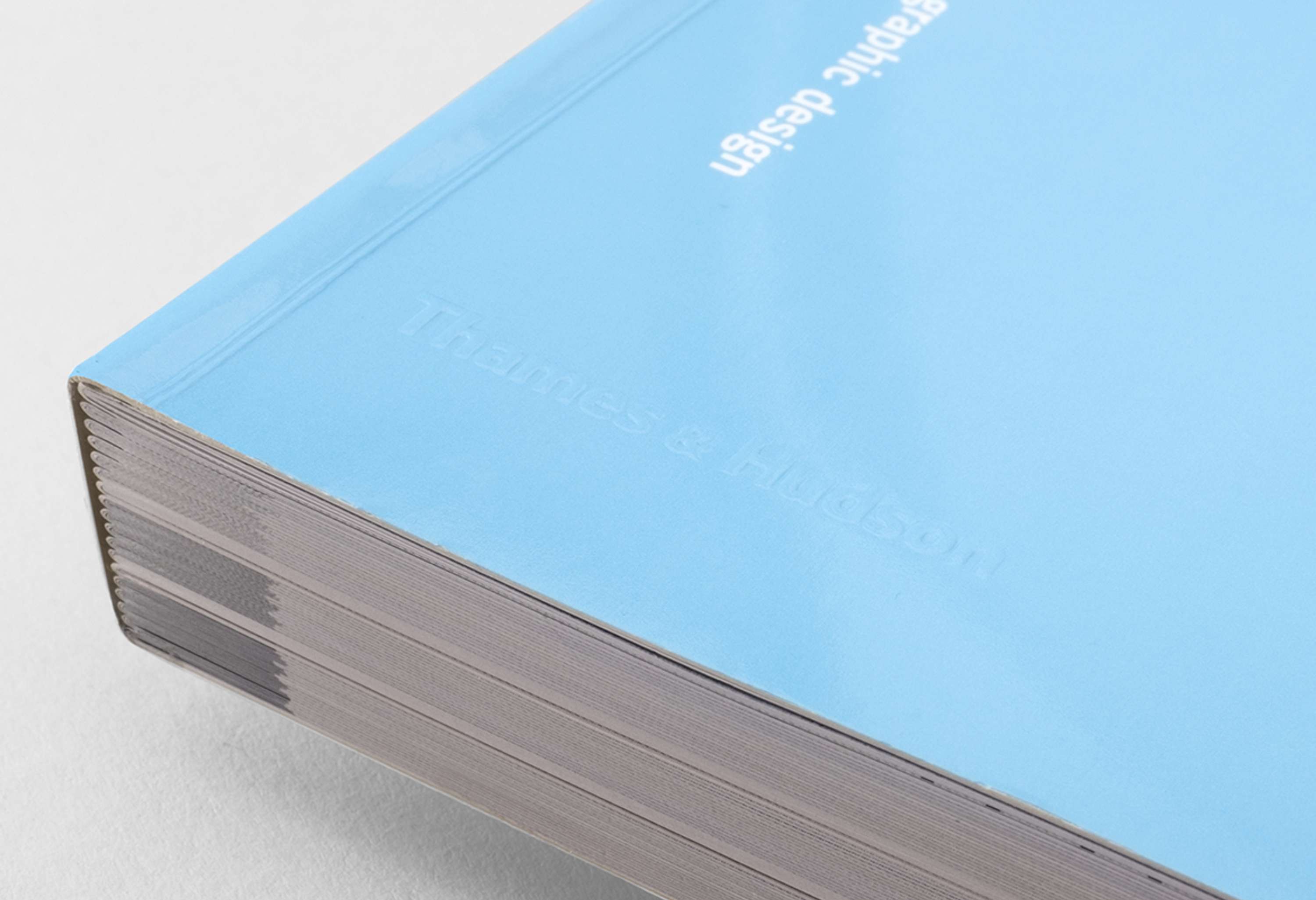 MIN: The New Simplicity in Graphic Design by Stuart Tolley