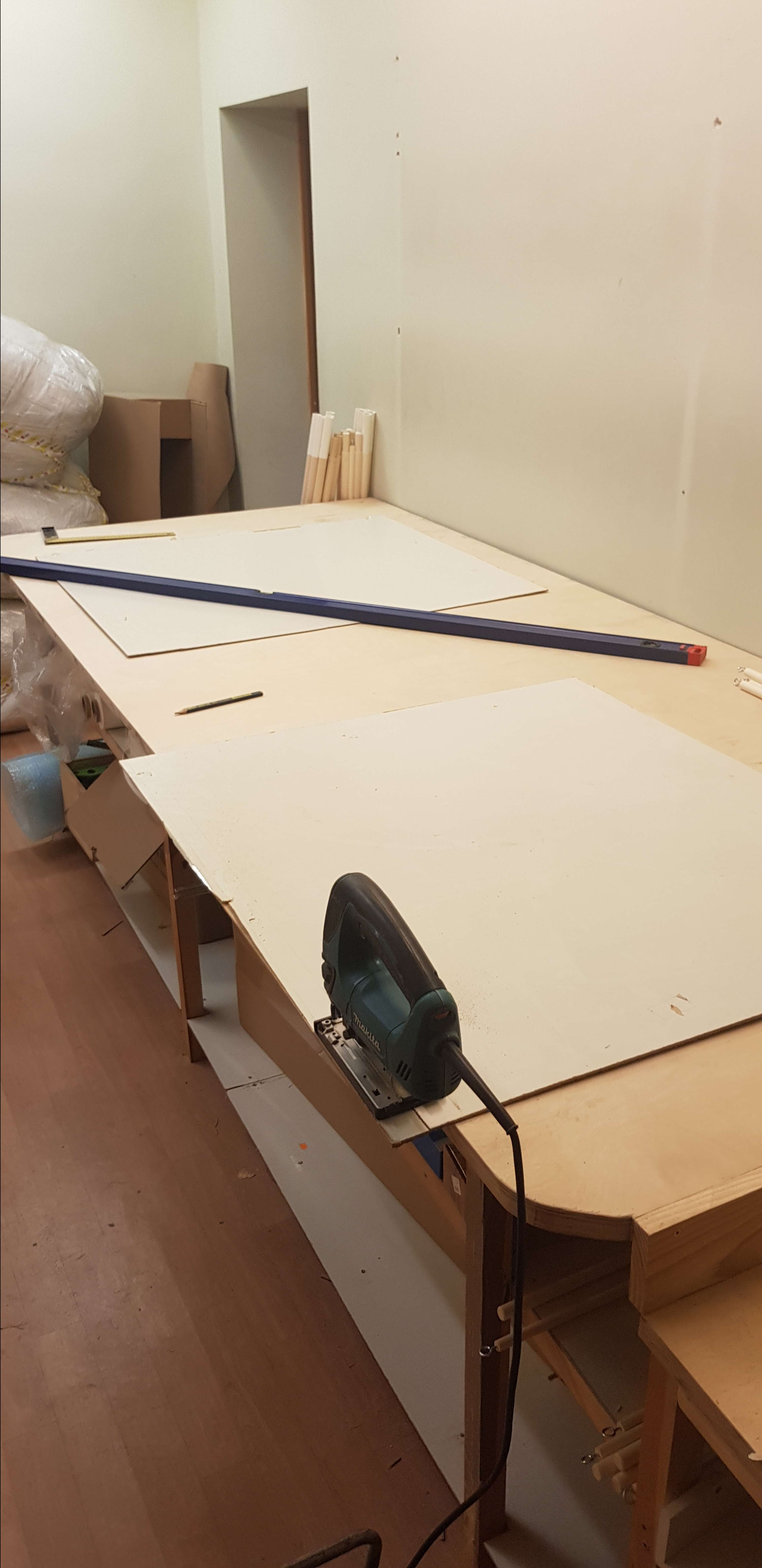 Work place table by Lauras Gaisrys