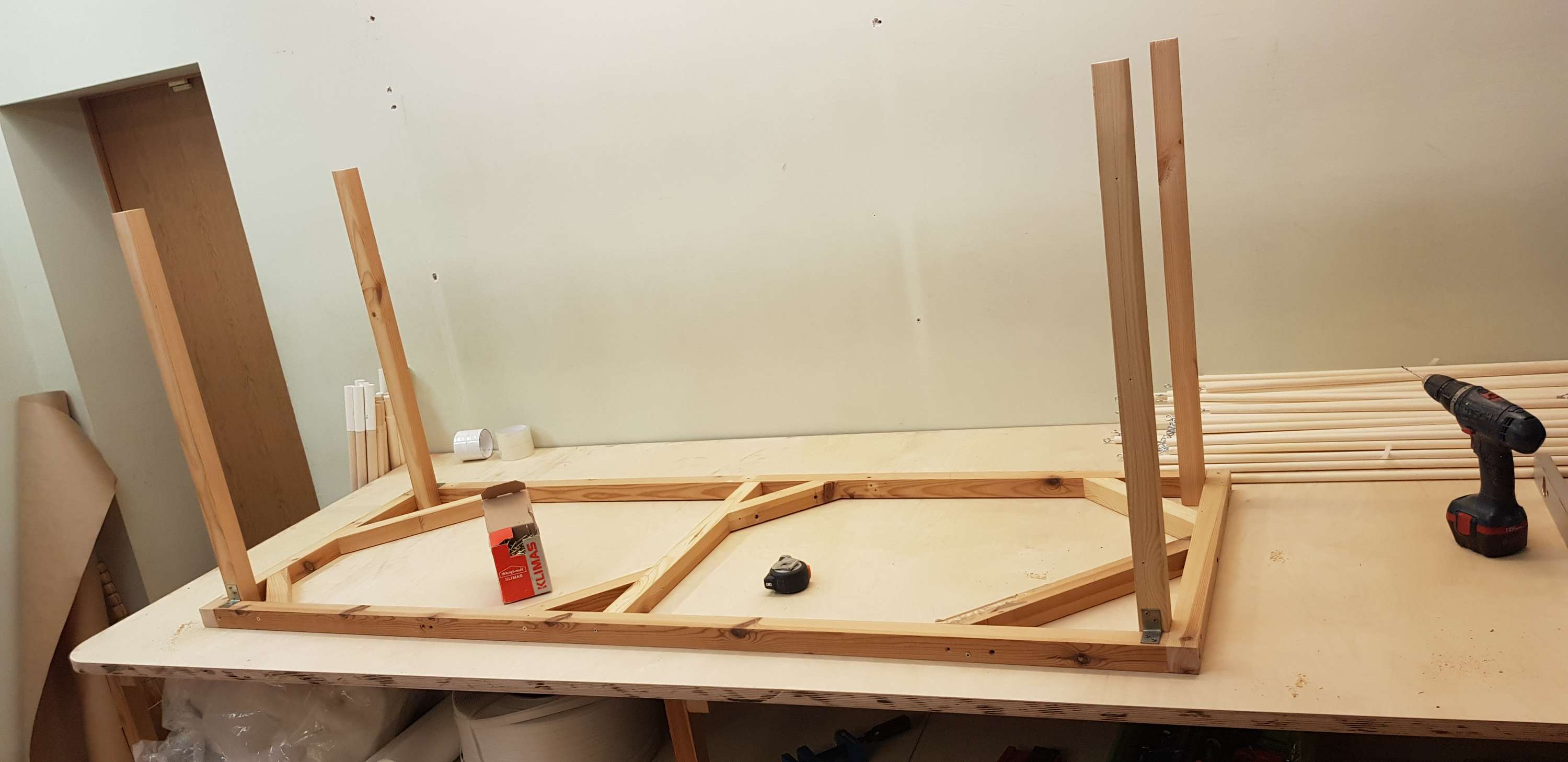 Work place table by Lauras Gaisrys