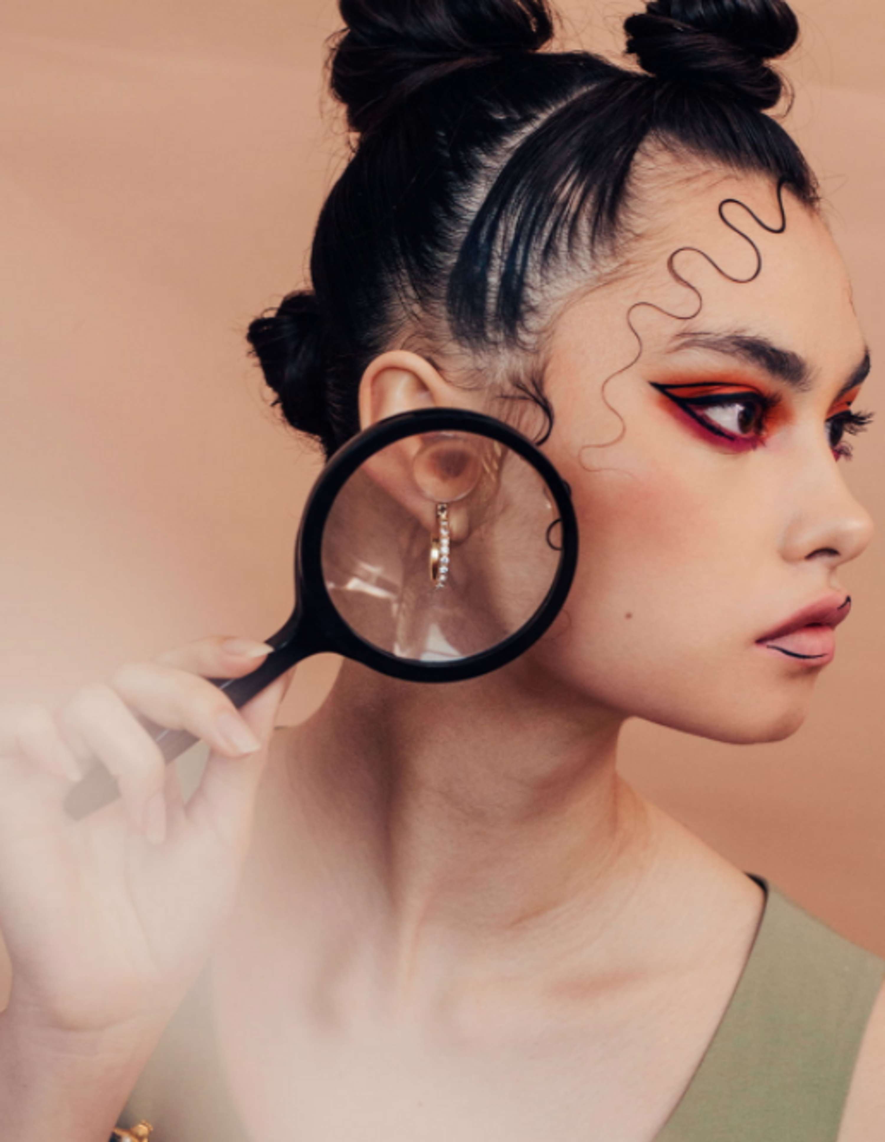 "Under the microscope" Editorial - Issue 54 of Lucy's magazine by Marine Breter