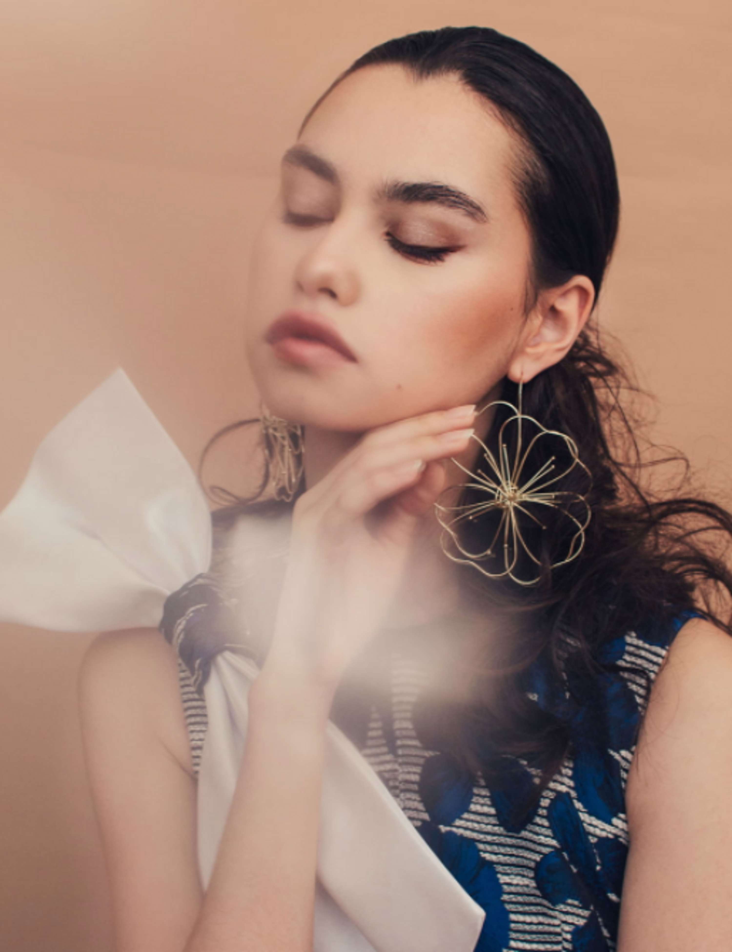 "Under the microscope" Editorial - Issue 54 of Lucy's magazine by Marine Breter