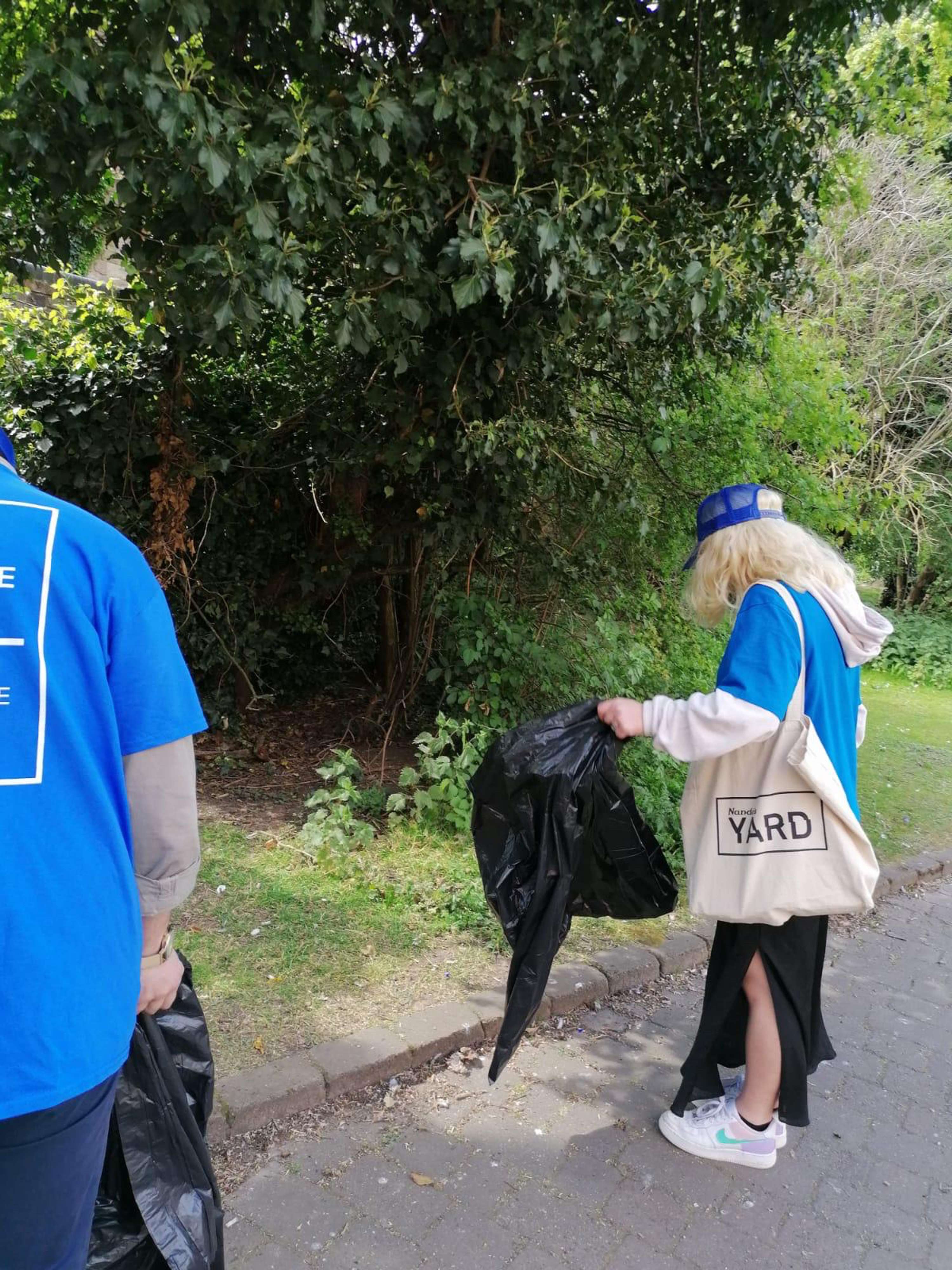 Litter pick with UOcean Project by Isabel Seden-Fowler