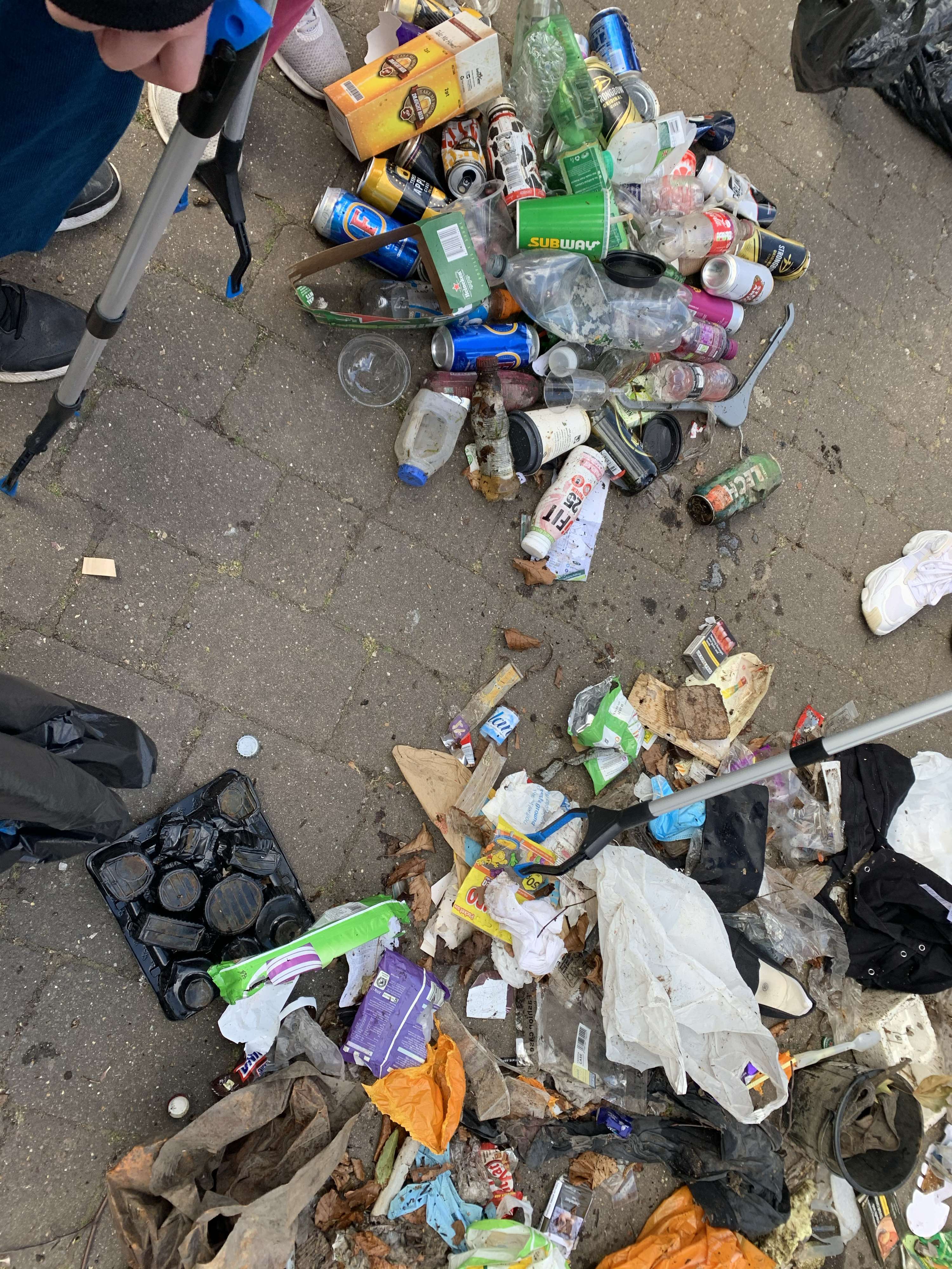 Litter pick with UOcean Project by Isabel Seden-Fowler