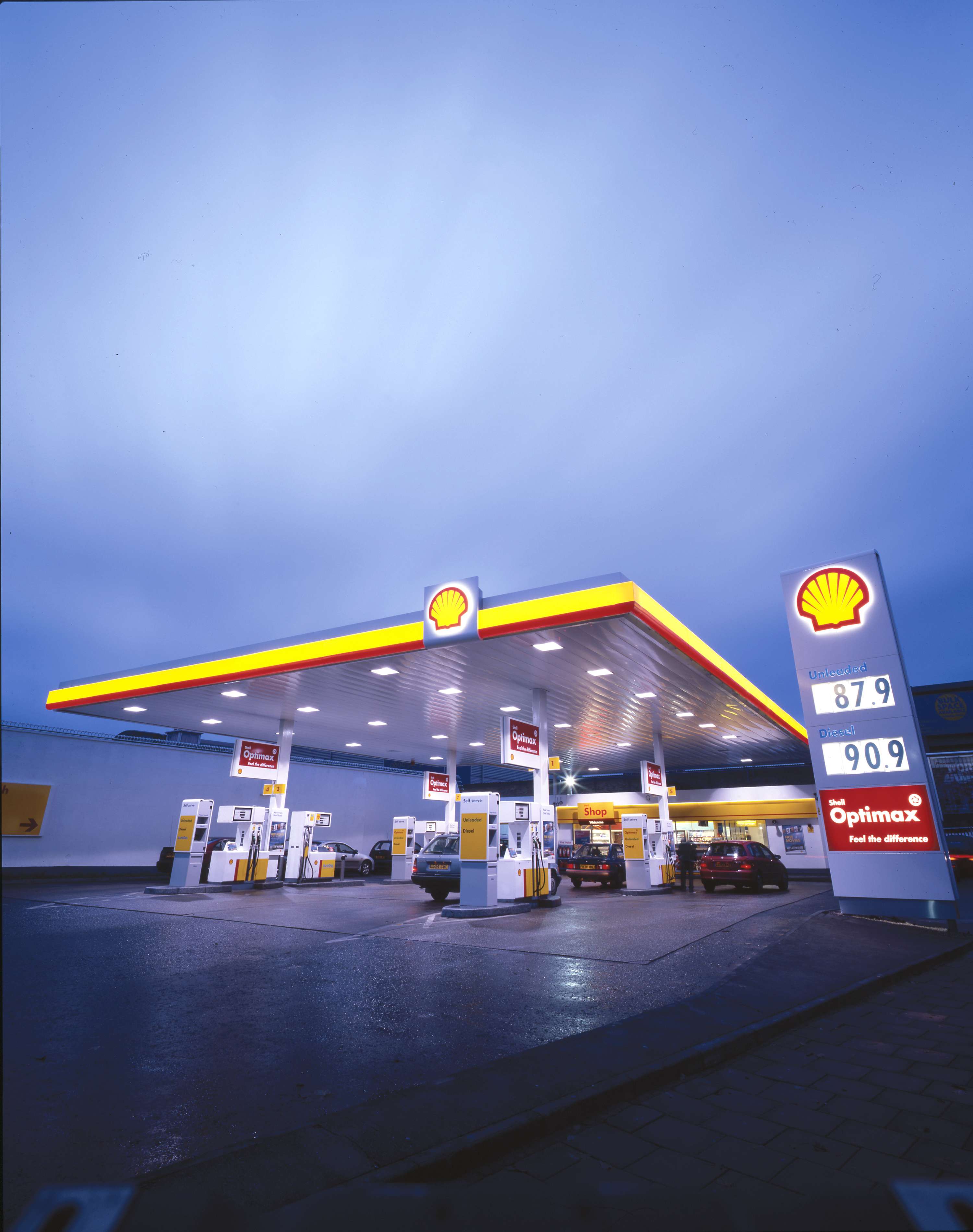 Shell - Global Retail Visual Identity by Owain Roberts