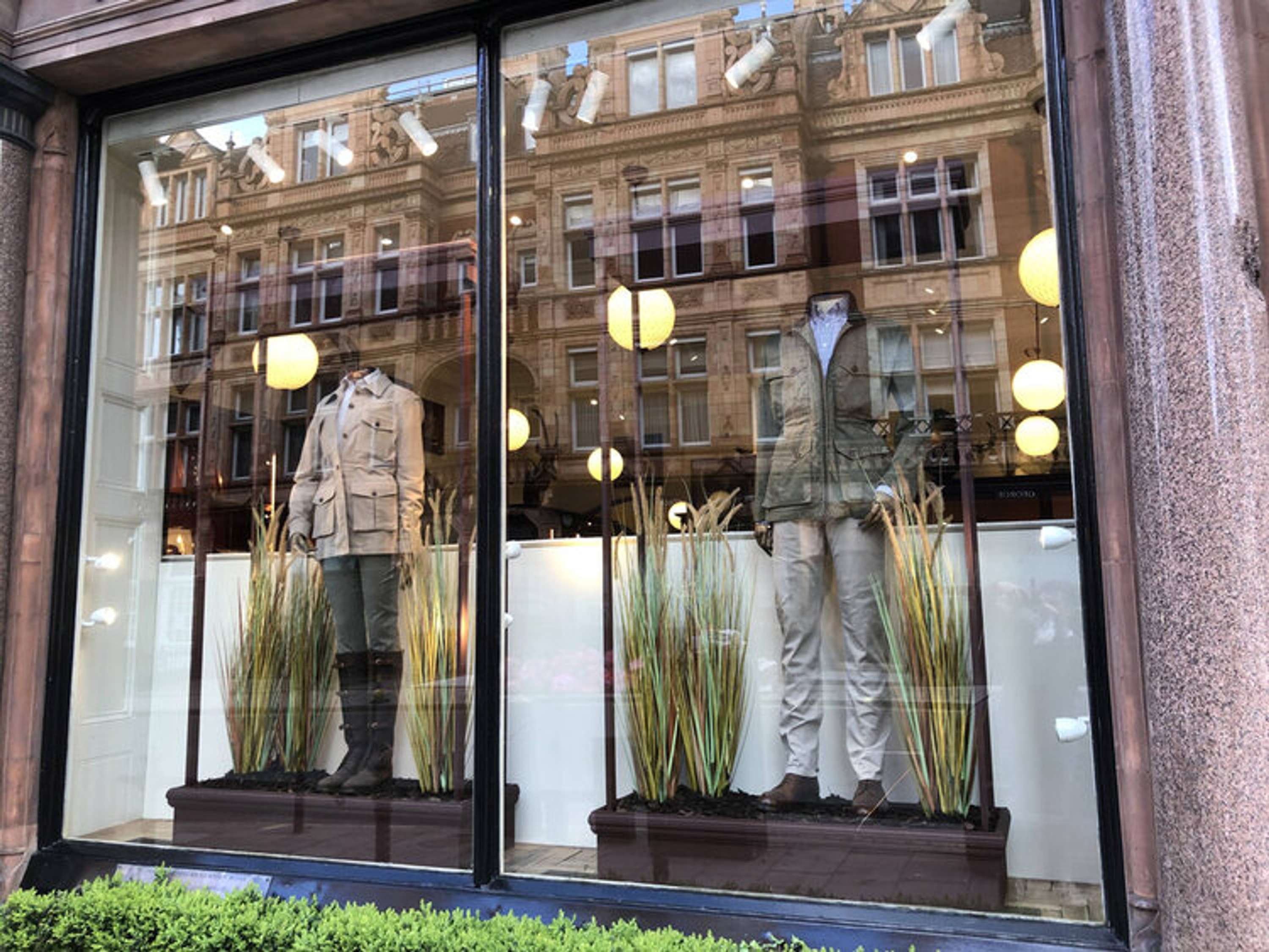 WINDOW DISPLAY BOXES FOR PURDEY & SONS by Richard Graham