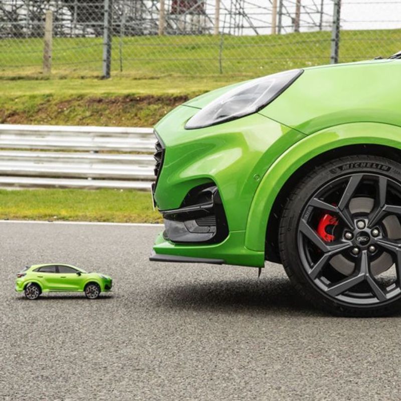 Ford Puma ST vs. RC by Alberto Rivero