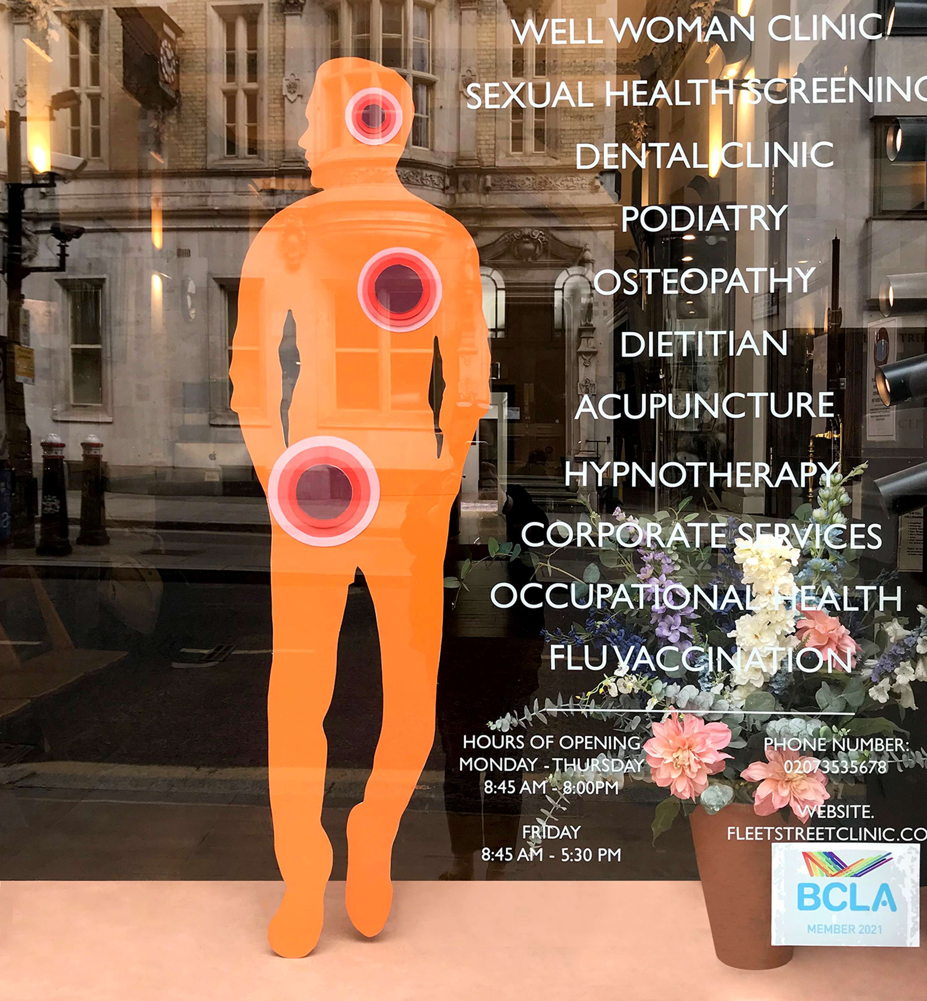 Fleet street Clinic - Window Display by Virginie Montagnon