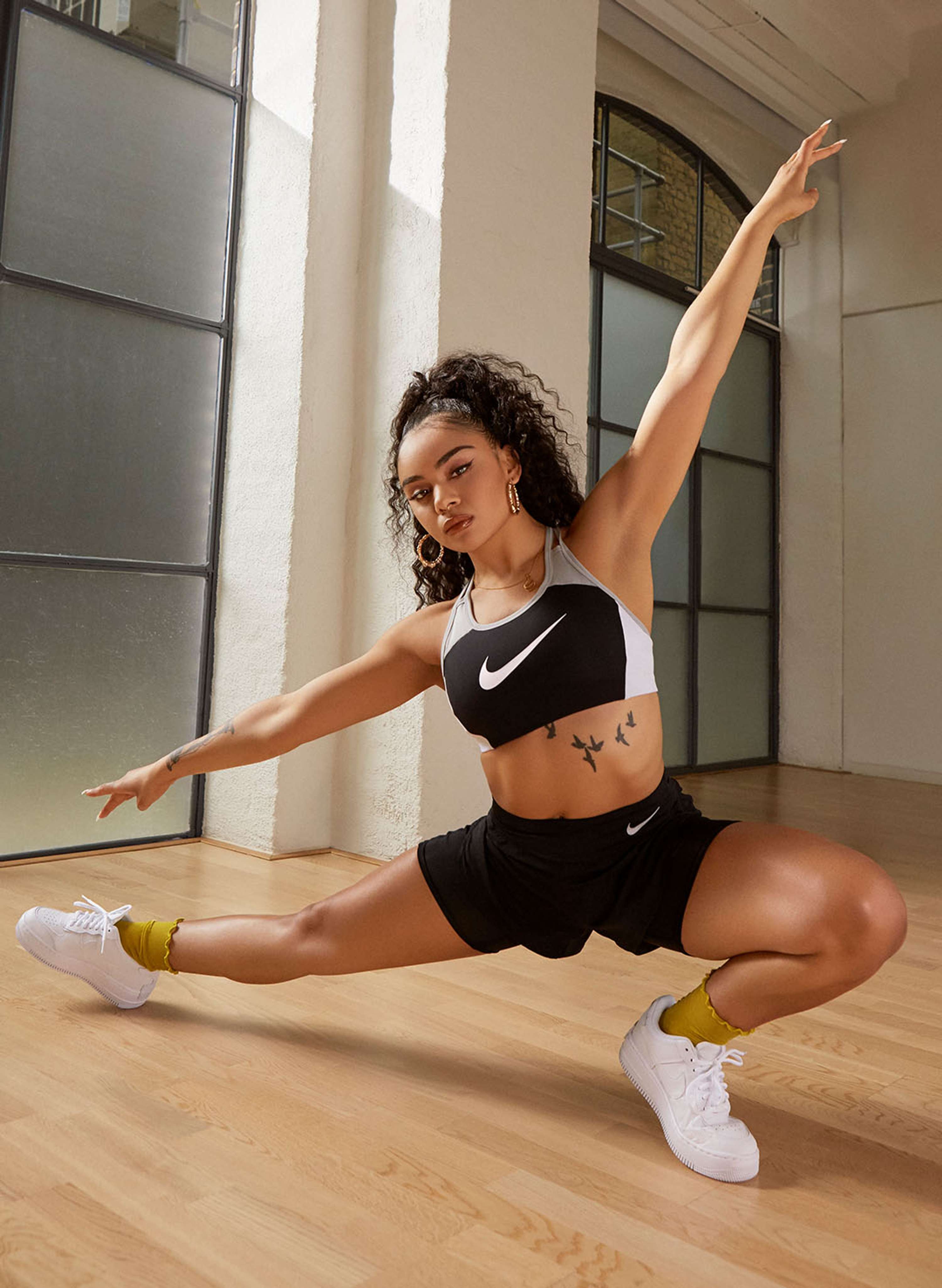 Anoi Tutor De daadwerkelijke Nike X JD Sports Bra – 'One Common Language: Dance' | The Dots