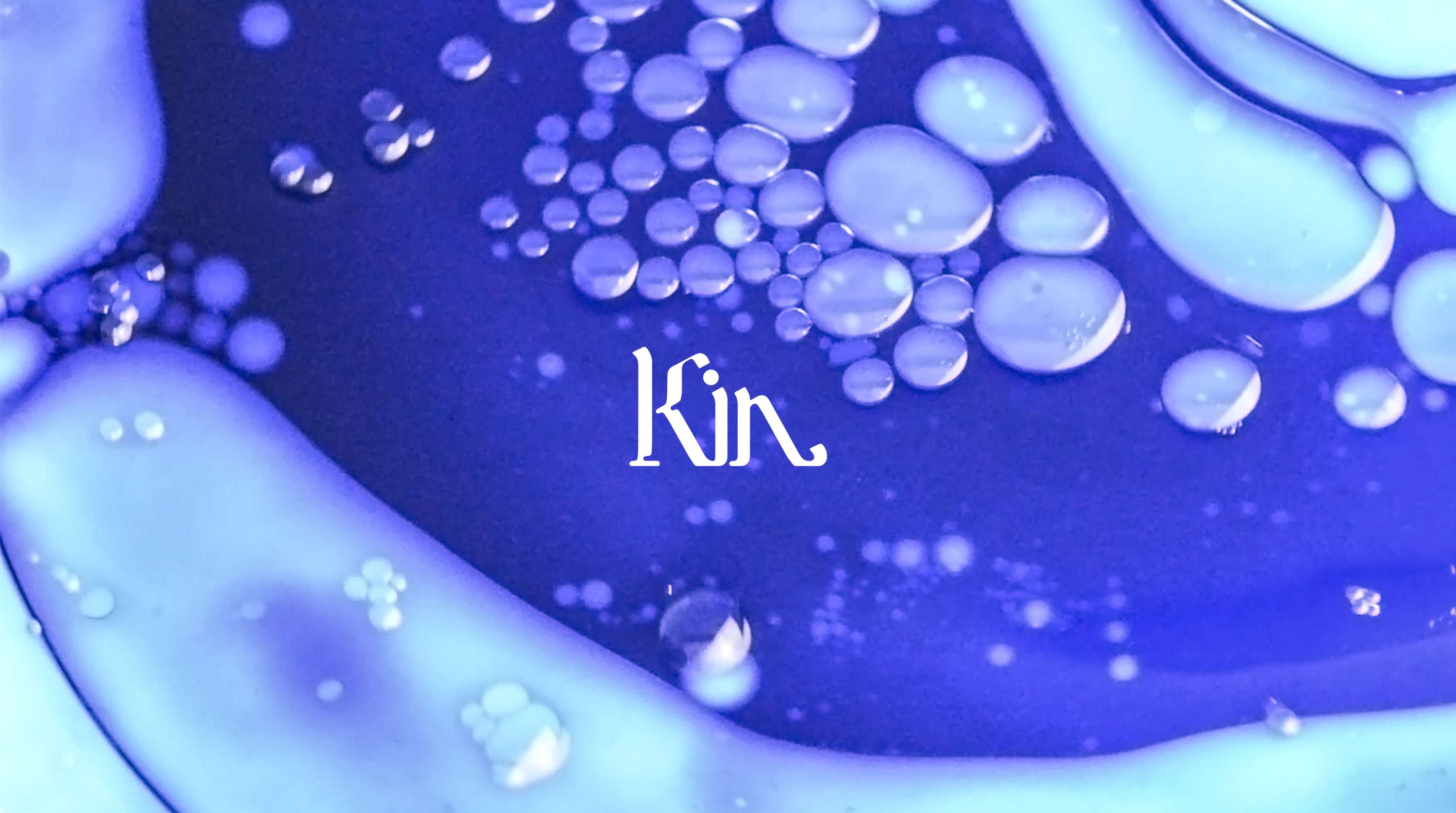 Liquid Light Show for Kin Euphorics by Anna Dora L