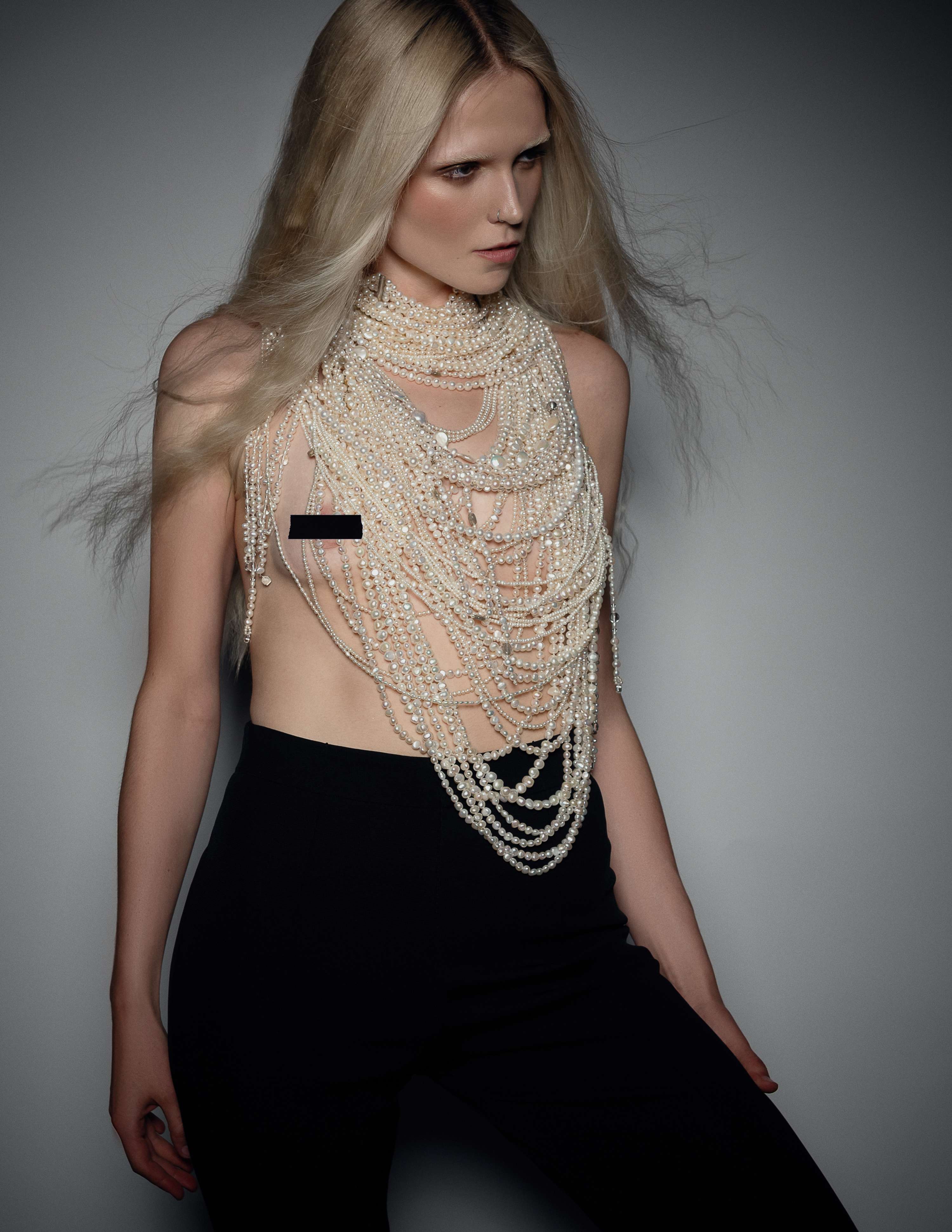 Underwater editorial published at Rebel. by Anna Pluskota