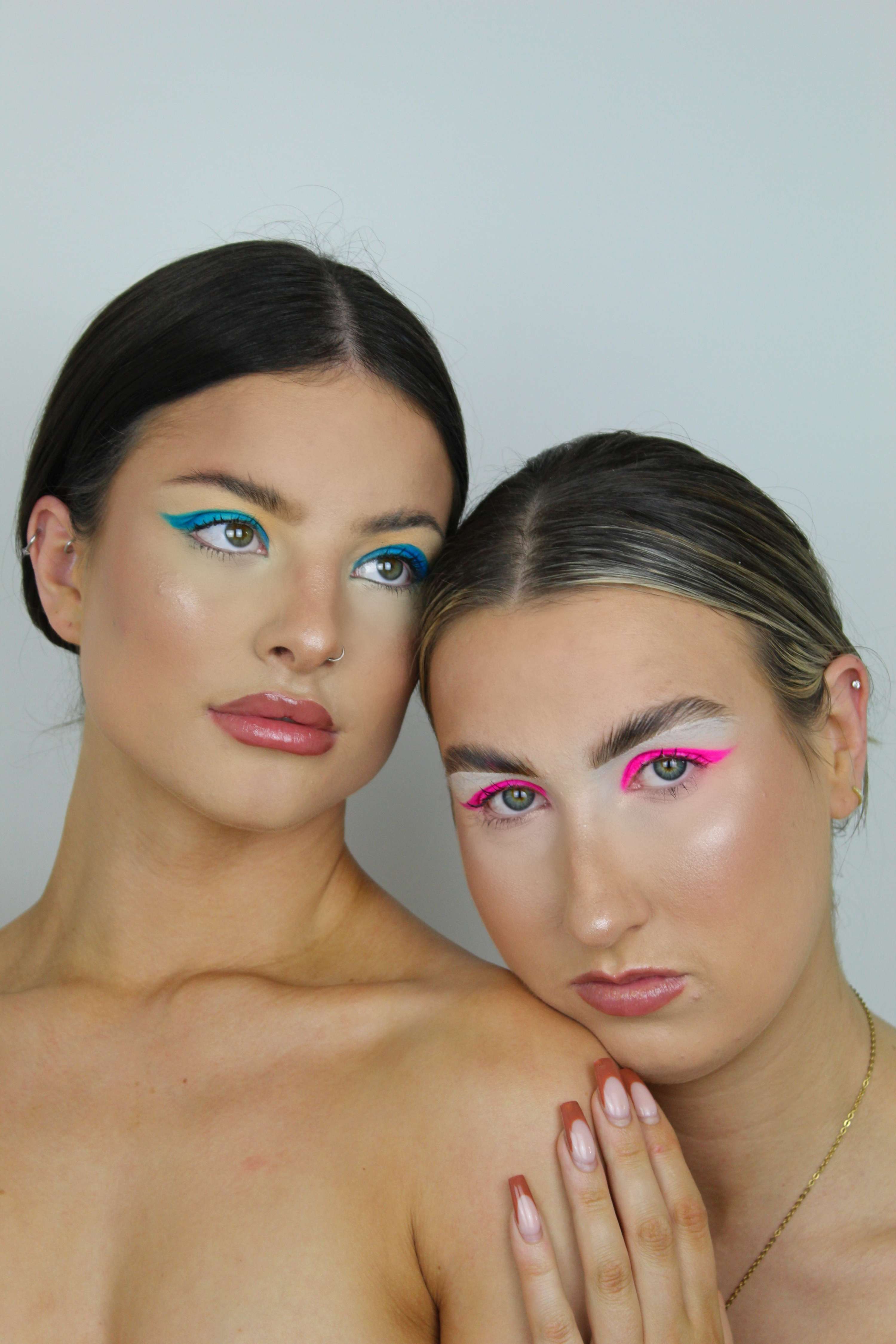 Graphic liner by Mia Phillips