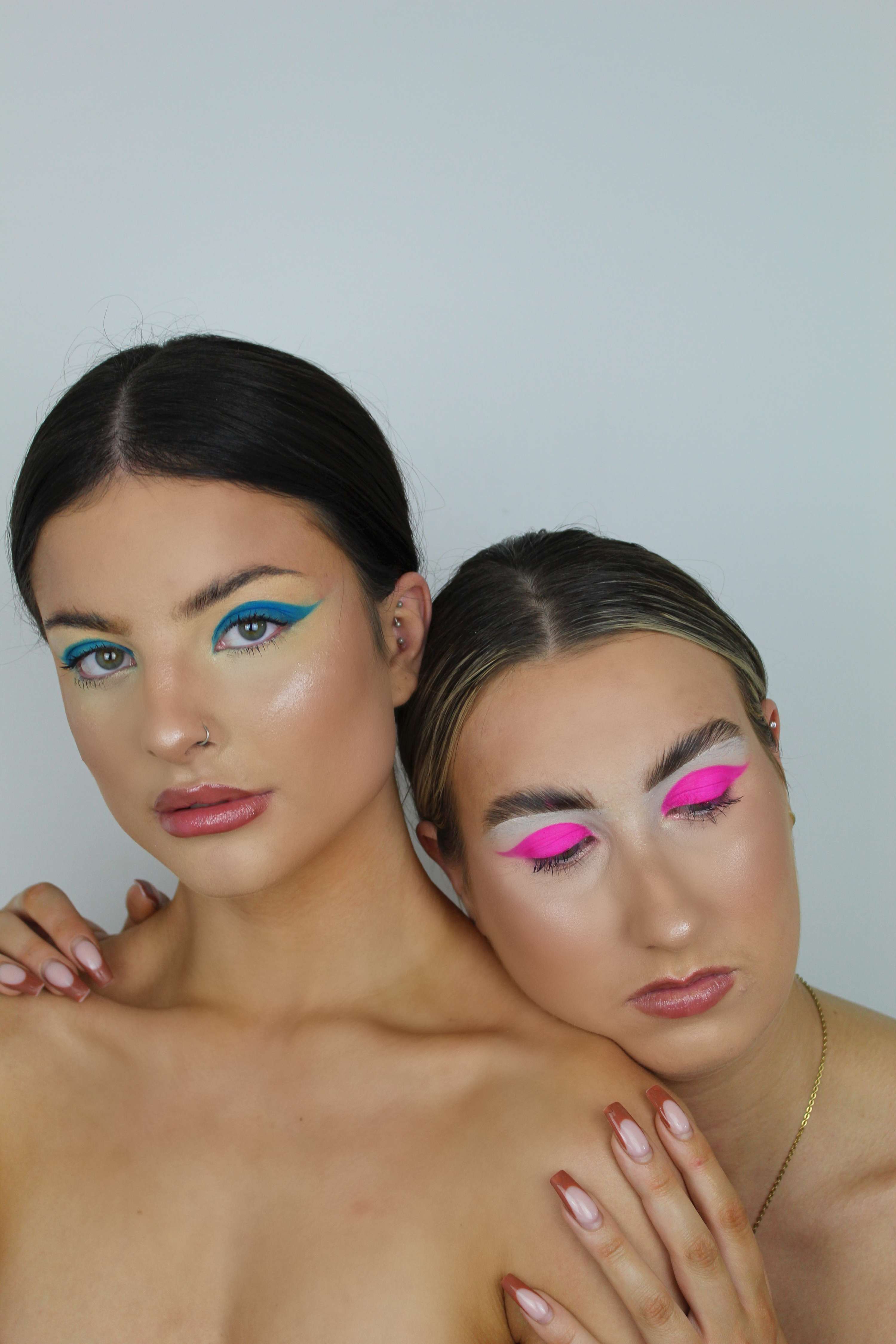 Graphic liner by Mia Phillips