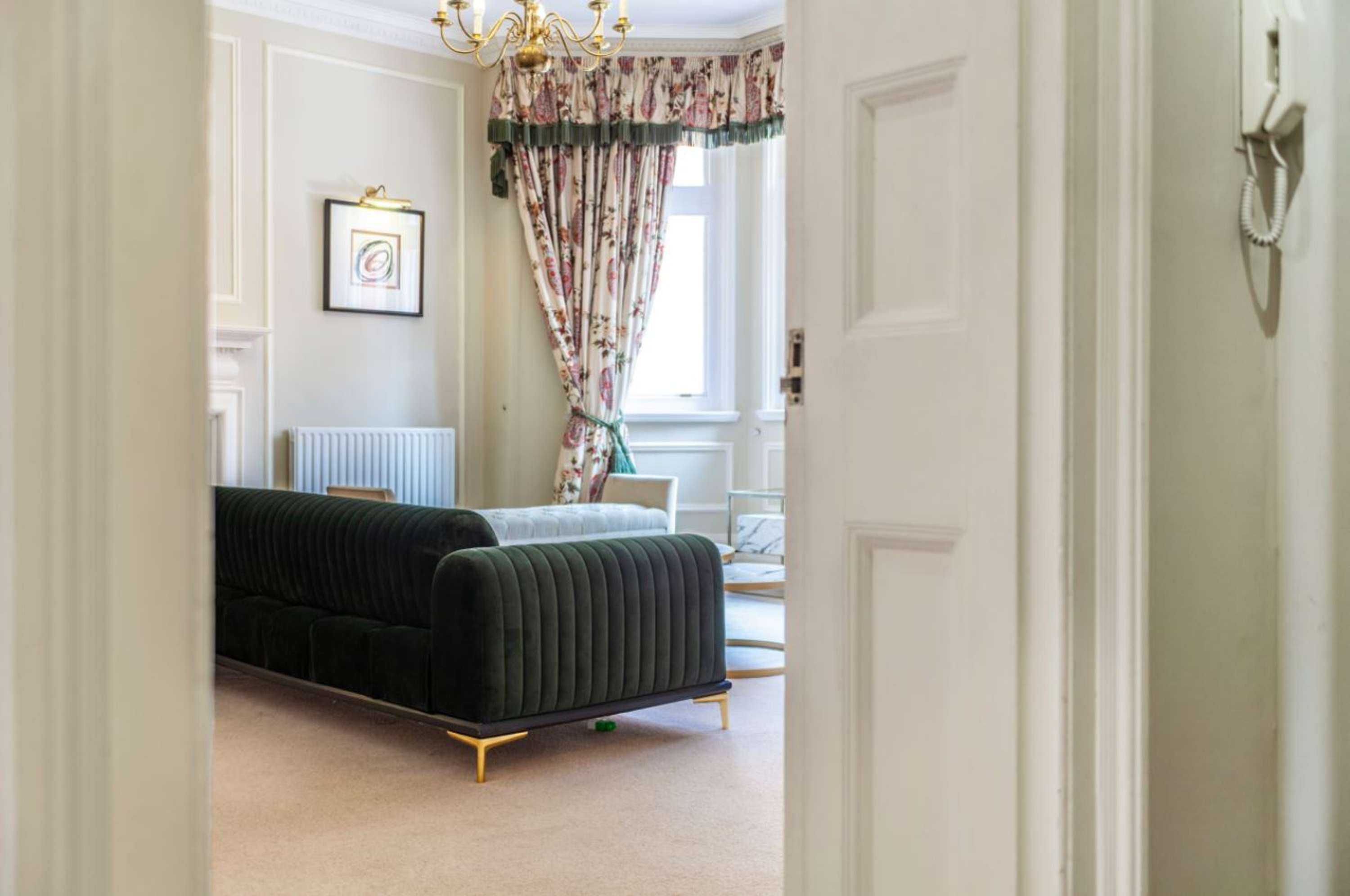 Knightsbridge by Renato Pinna