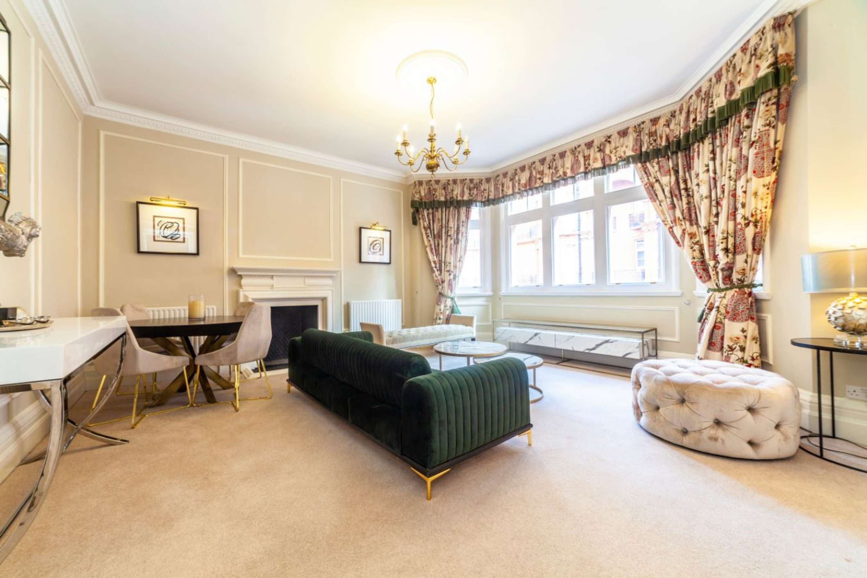 Knightsbridge by Renato Pinna