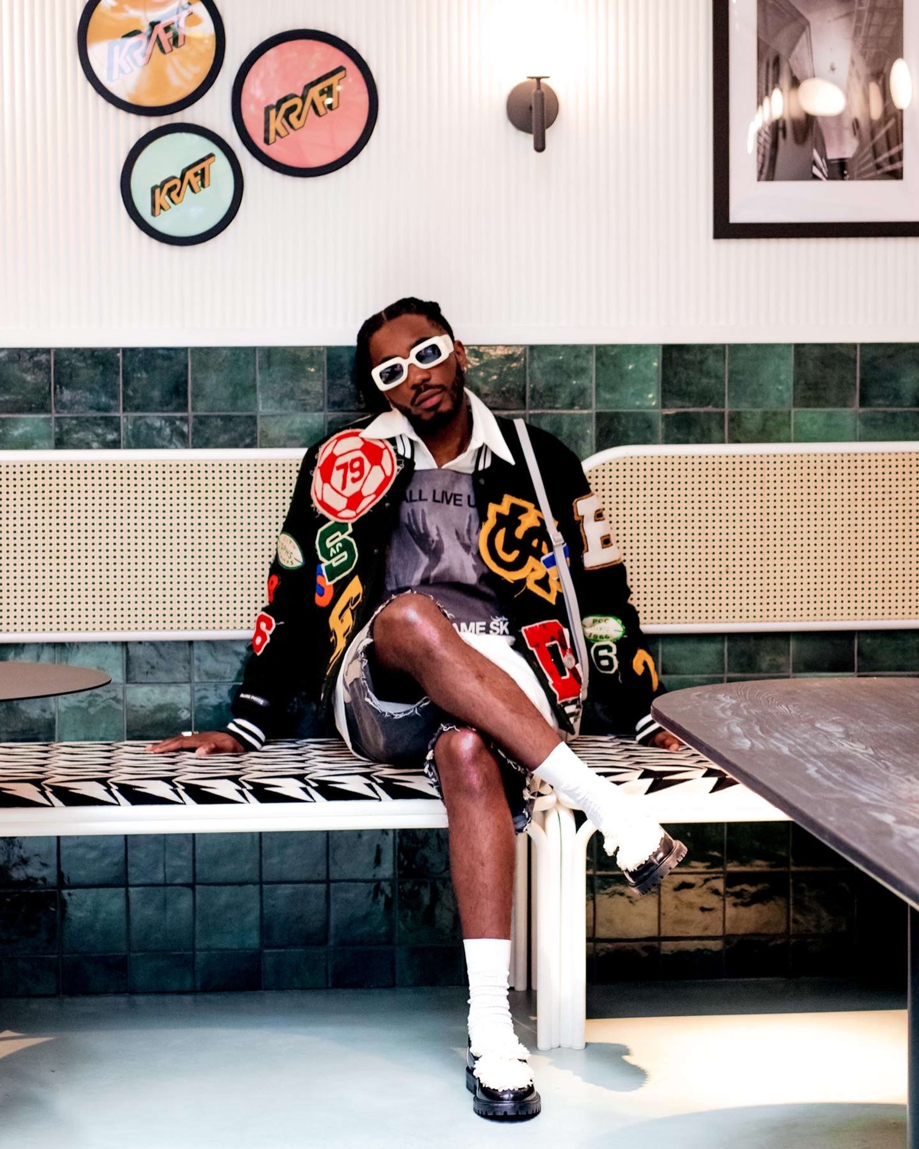 PAUSE meets: Teezee by Mariam Sholaja
