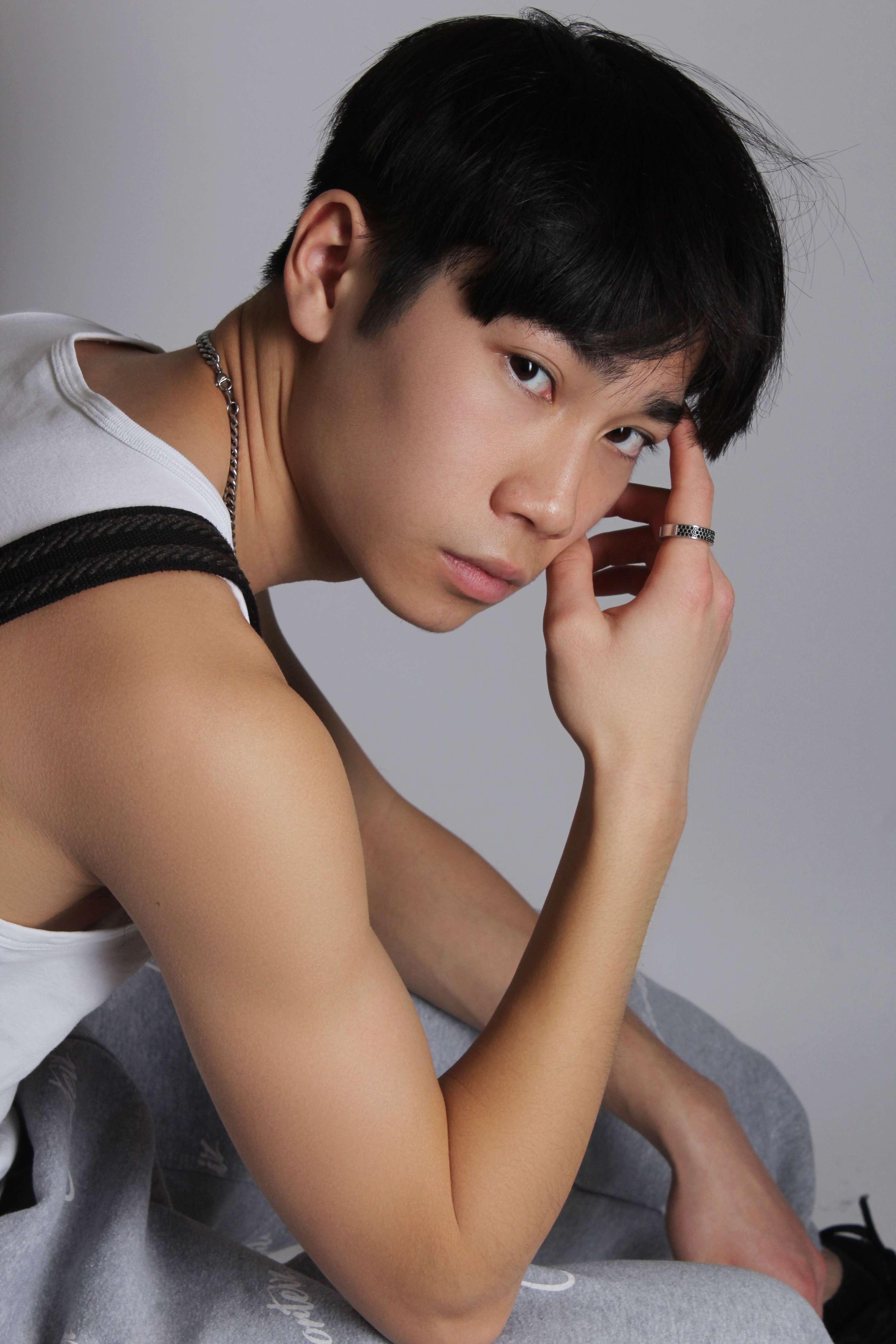 Studio photographer - Your Model Management by Vale Verrico
