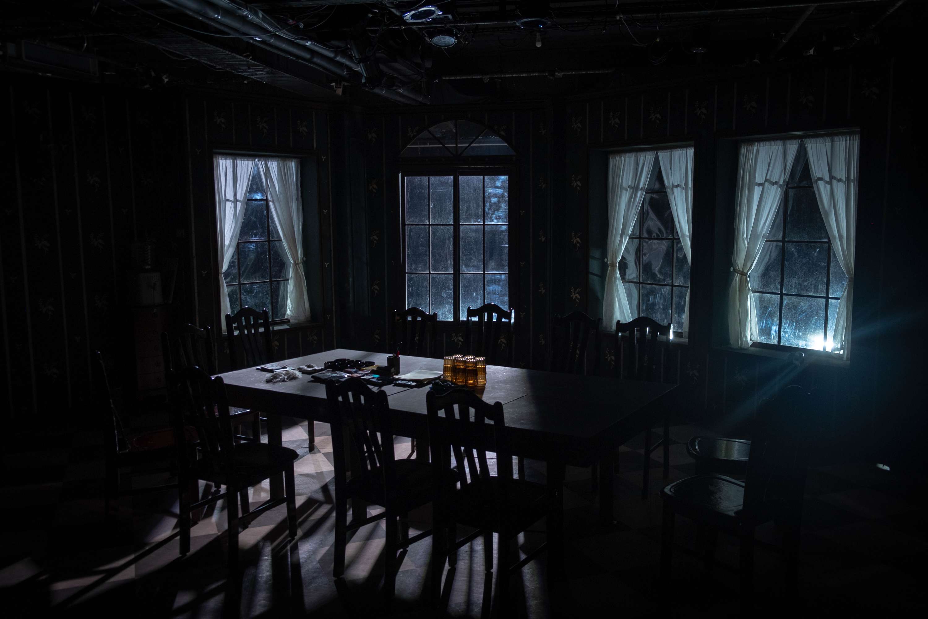 Set Design| Twelve Angry Men by Pin Chen