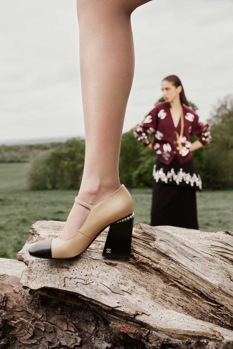 CHANEL Métiers d'art  |  Tank Summer Issue 22 by Toni Caroline