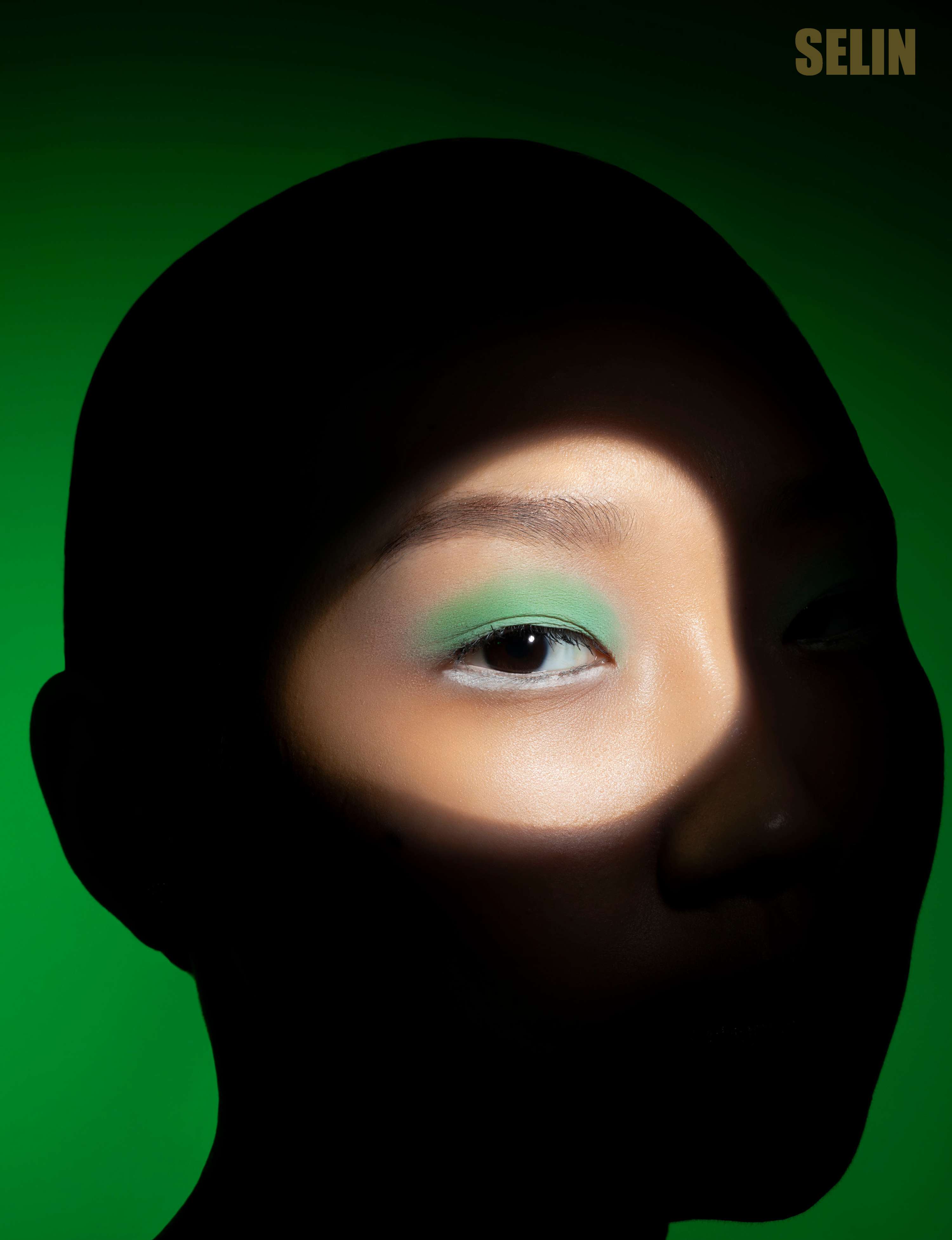 ECLIPSE - Selin Magazine, V. 81 Issue 16 by Darcey Axon