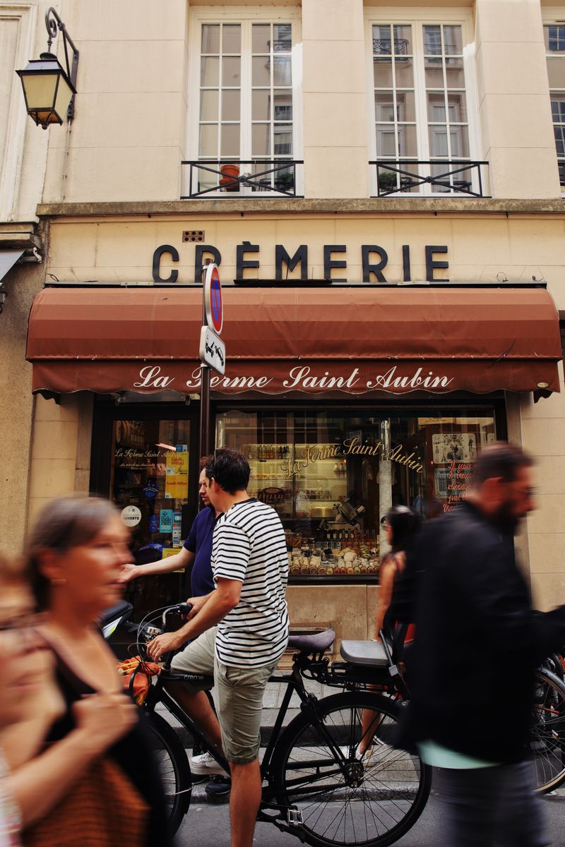 Paris Street Photography Masterclass by Yossy Akinsanya