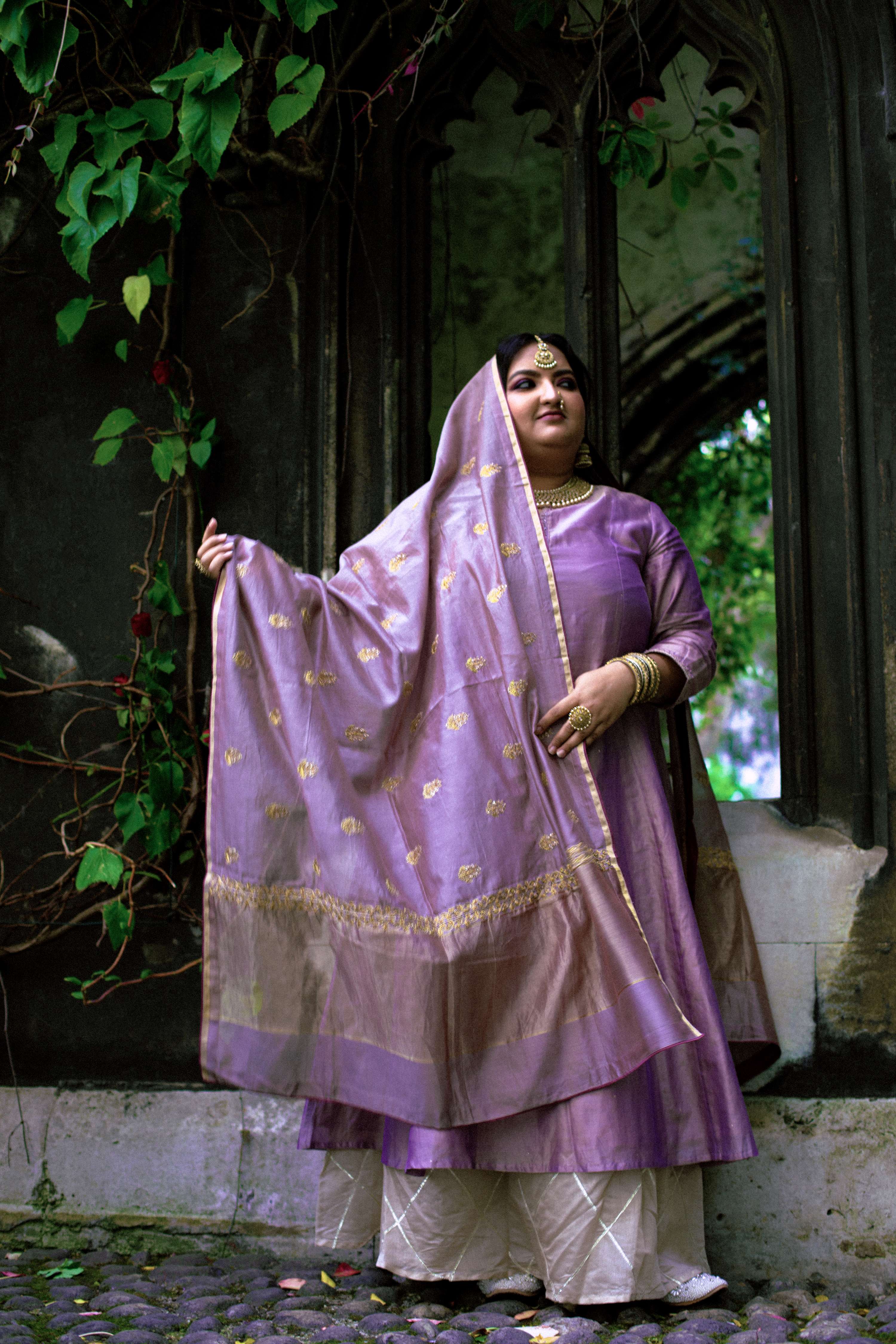 मैं यहाँ by Rohima Celine