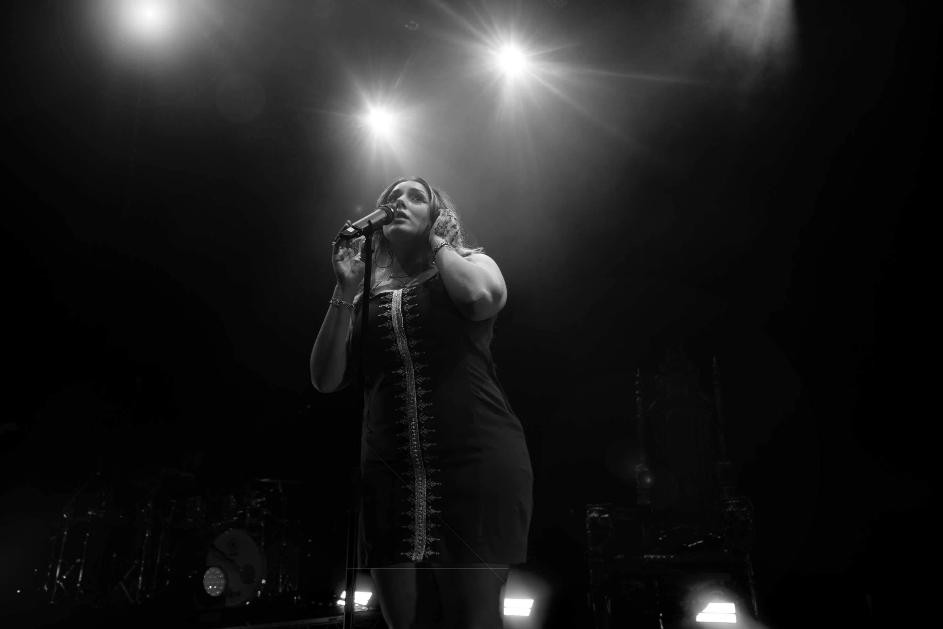 Miraa May's live performance by olivia noubissi (MYNEO WORLD)