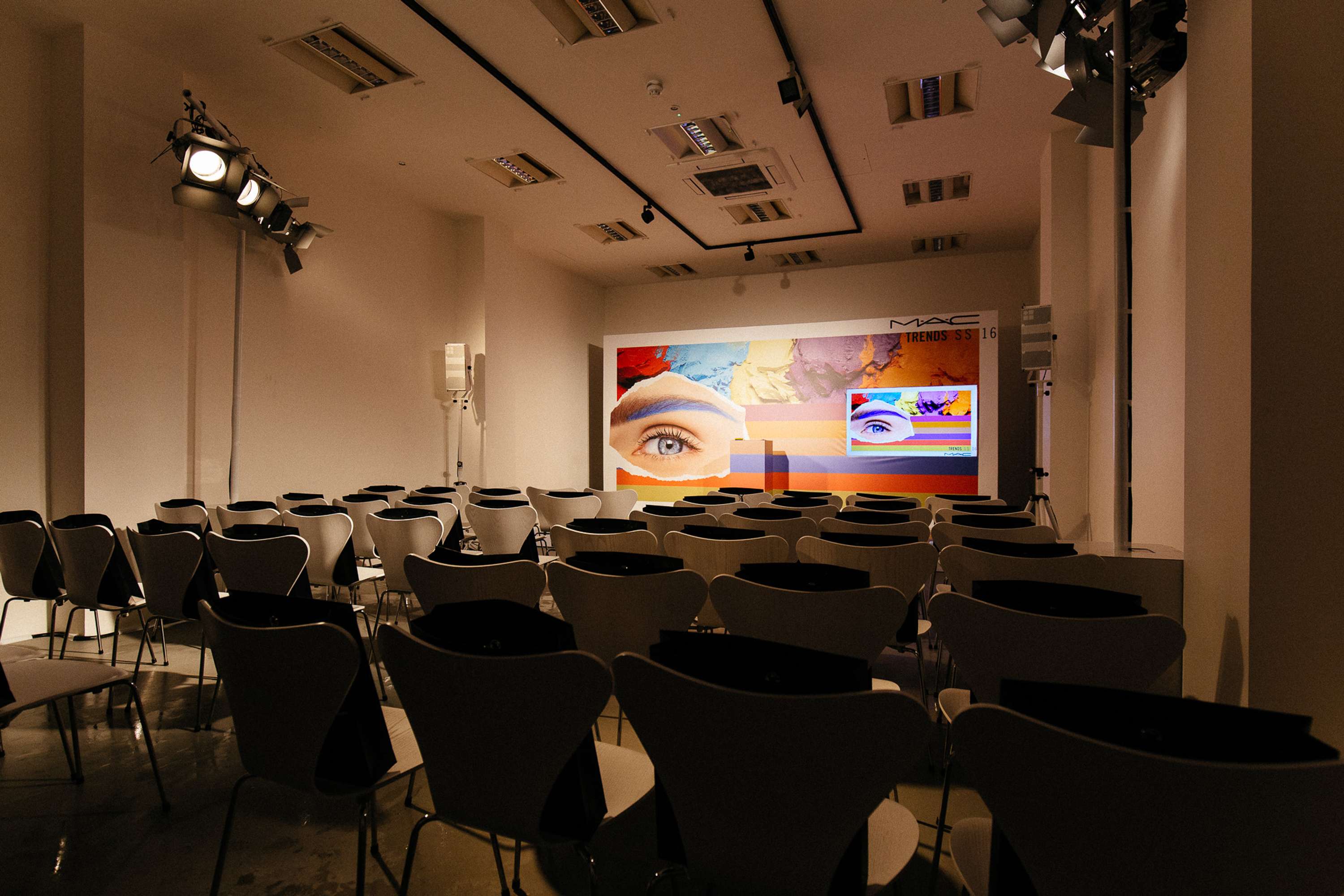 Makeup Trends presentation and networking experience by EMMA RAYMOND-KOCH