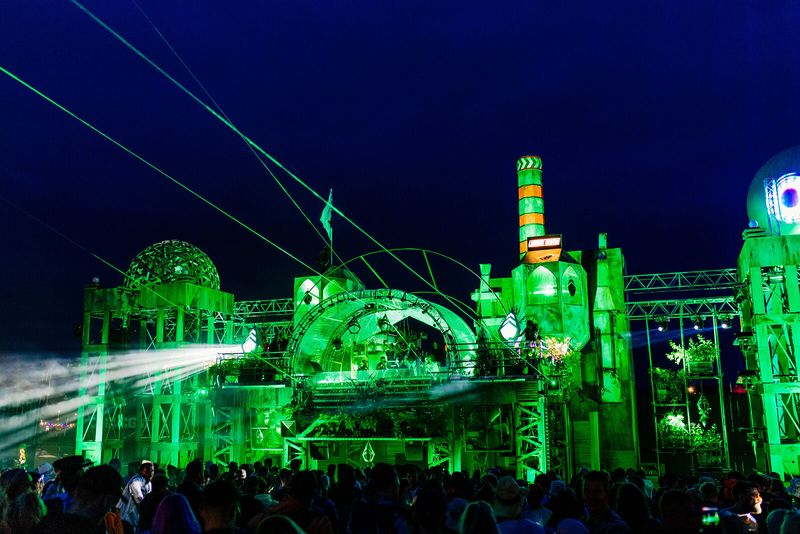 Boomtown - the grid by Fraser Miller