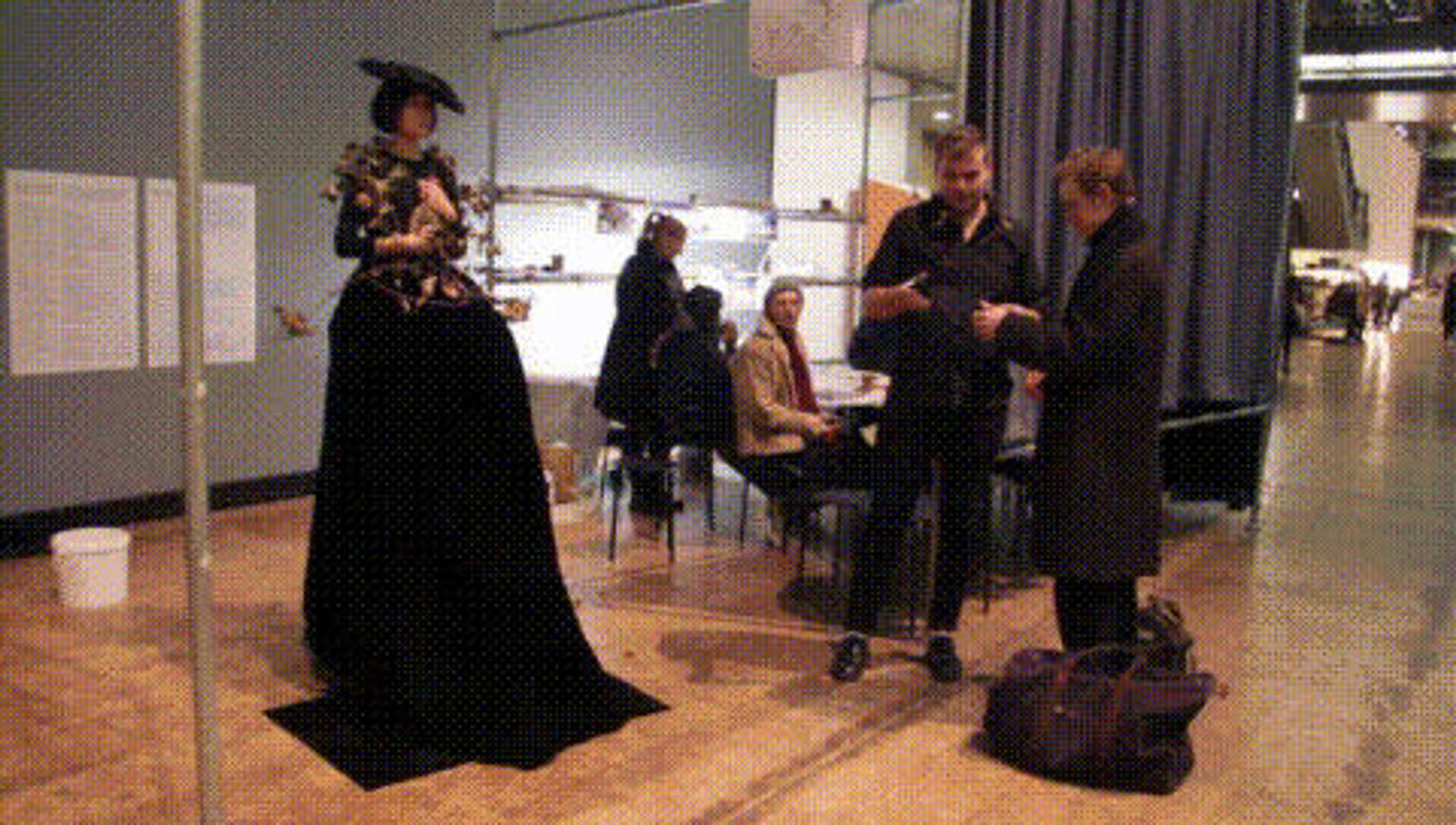 Performance Art by Makiko Watanabe
